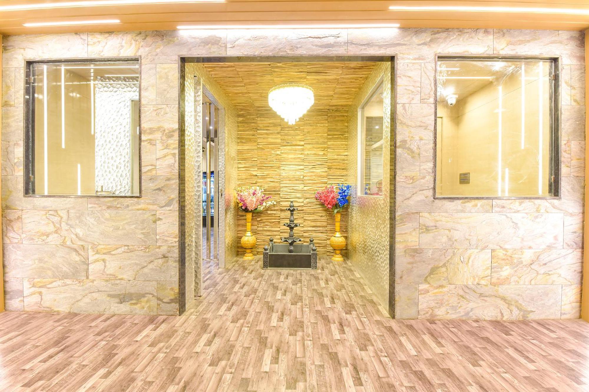 Fabhotel Pearl Square Hotel