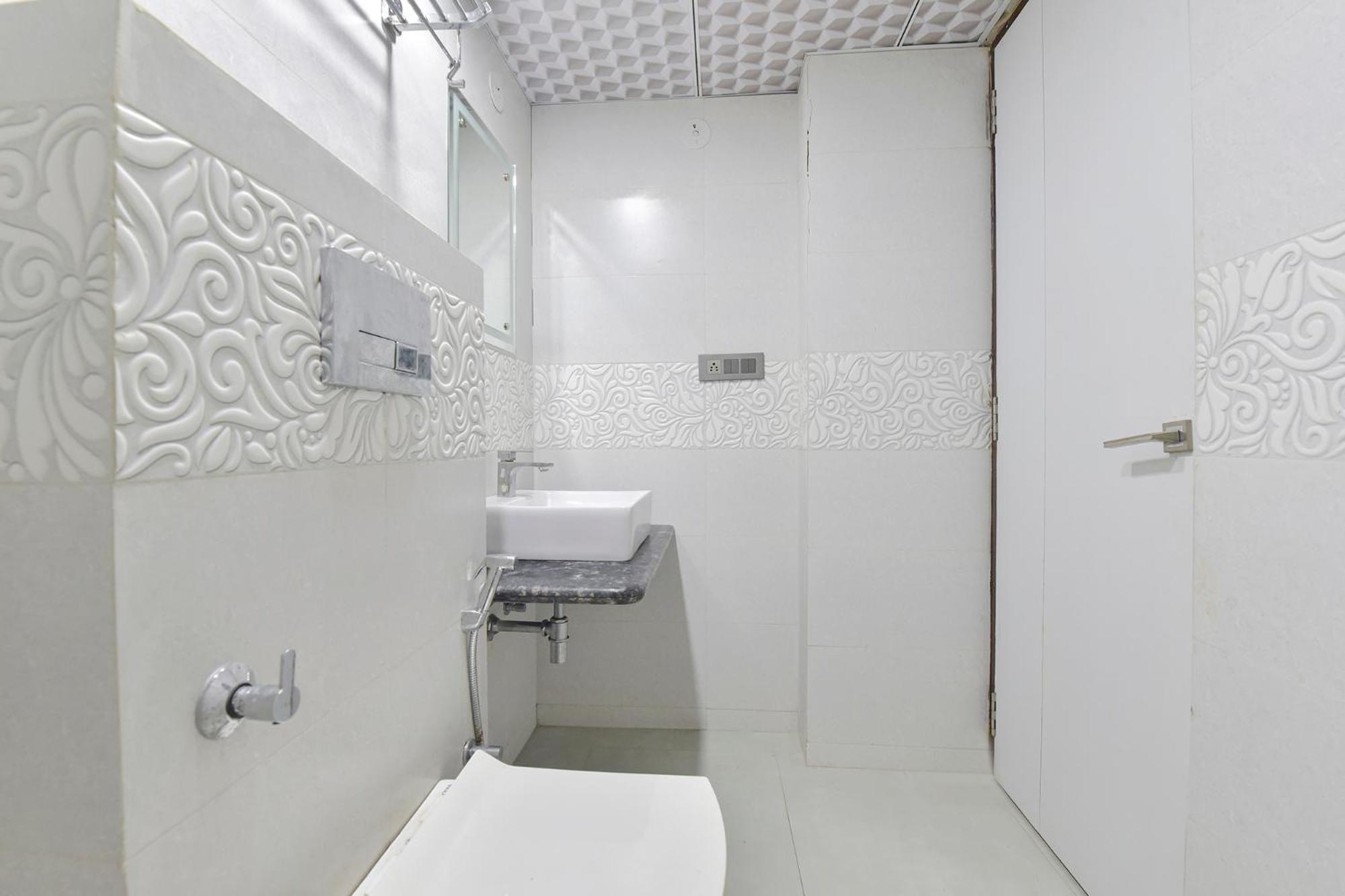 Hotel Fabhotel Pearl Square