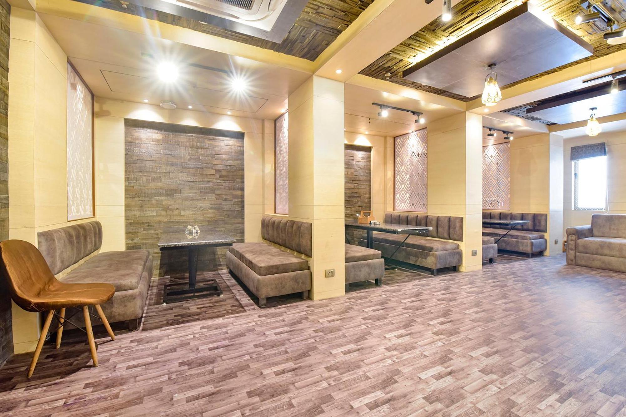 Hotel Fabhotel Pearl Square 3*