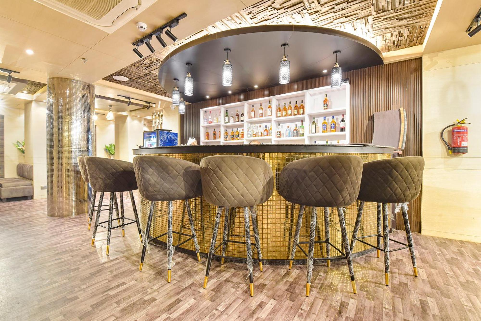 Fabhotel Pearl Square 3*