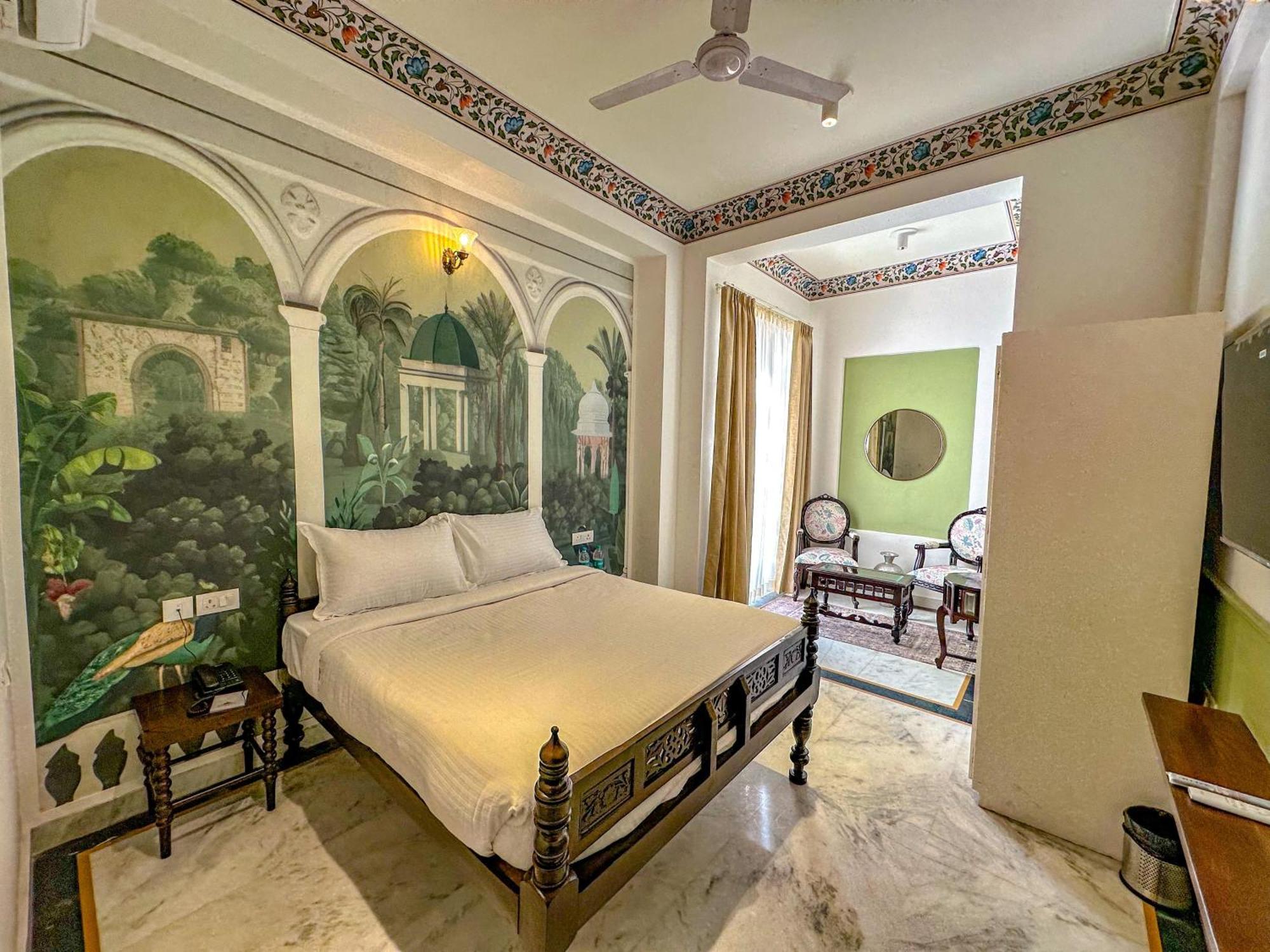 Dyore House By Bharat Mahal Palace 4*