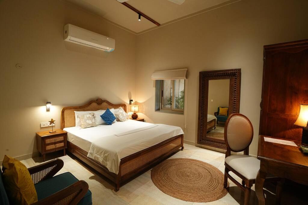 The Bodhi, 5bhk Apt, Central *