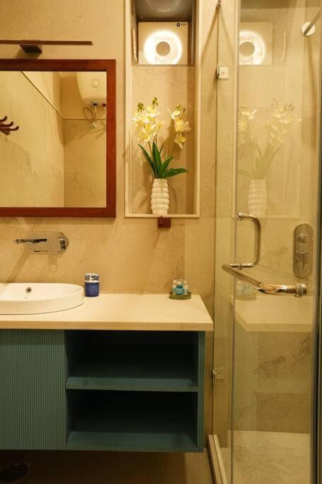 Apartment The Bodhi, 5bhk Apt, Central