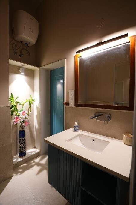 The Bodhi, 5bhk Apt, Central