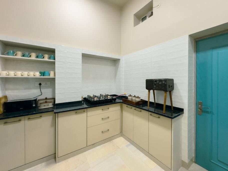 Apartment The Bodhi, 5bhk Apt, Central