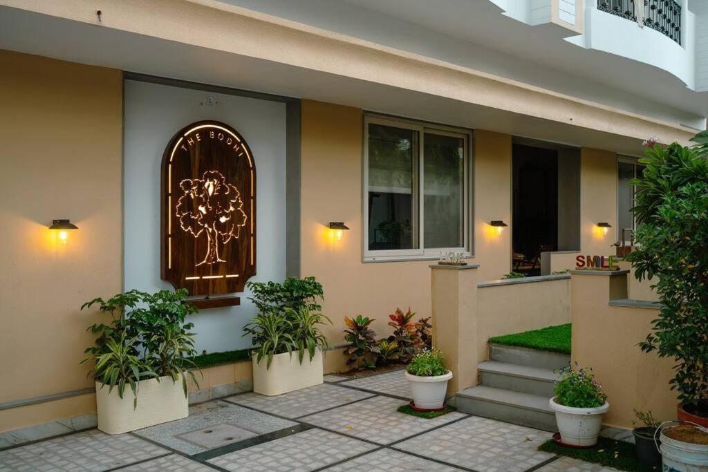Apartment The Bodhi, 5bhk Apt, Central *