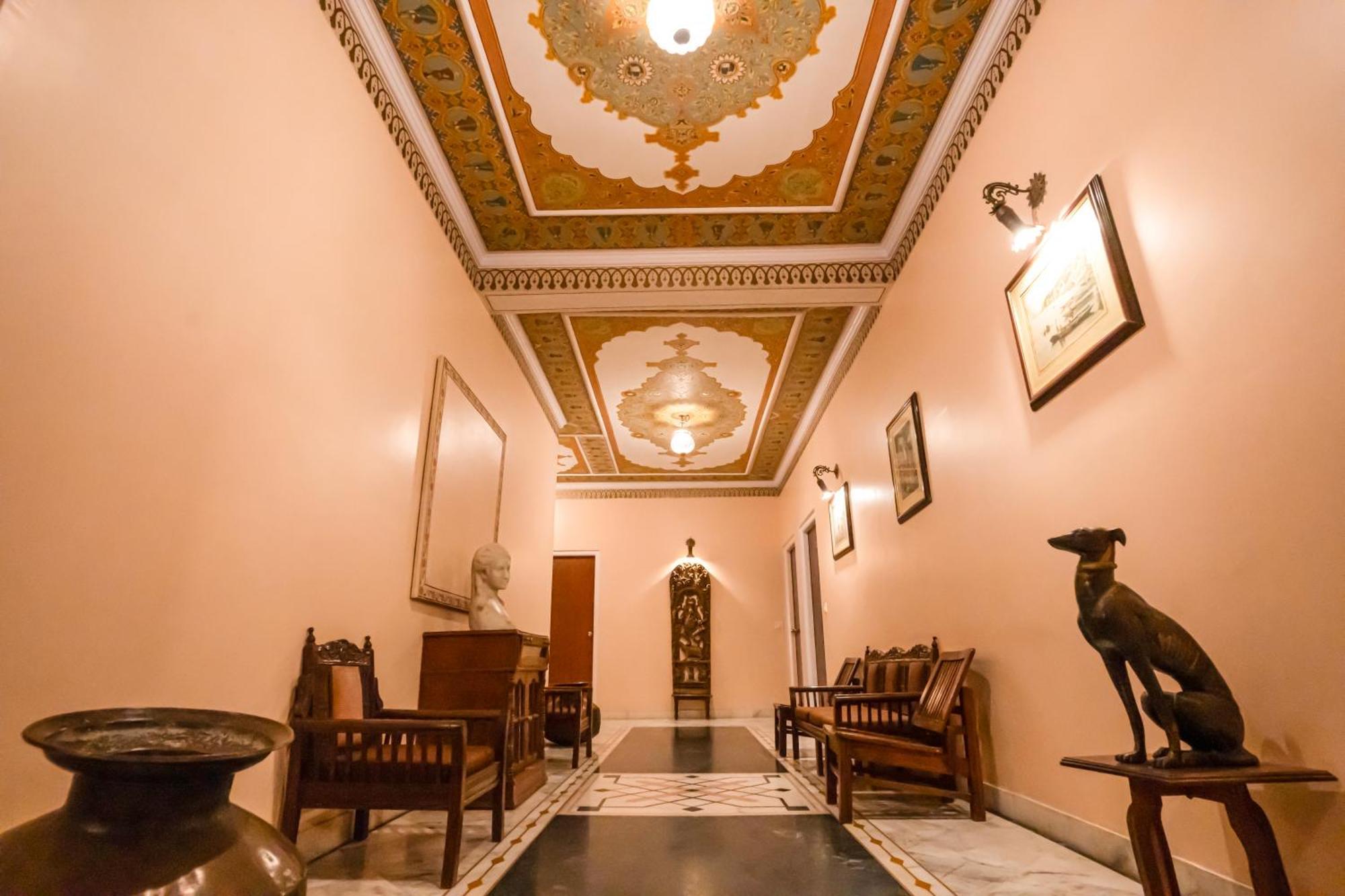Anuraag Hotel