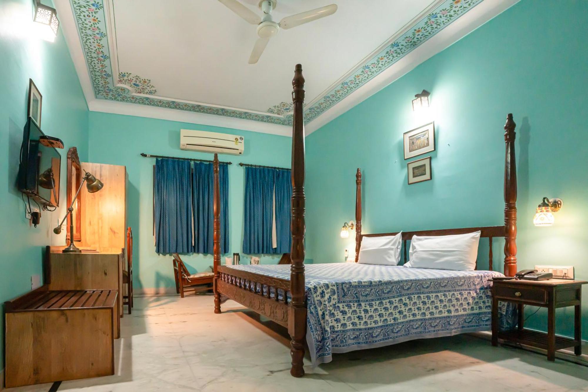 Anuraag Hotel 3*