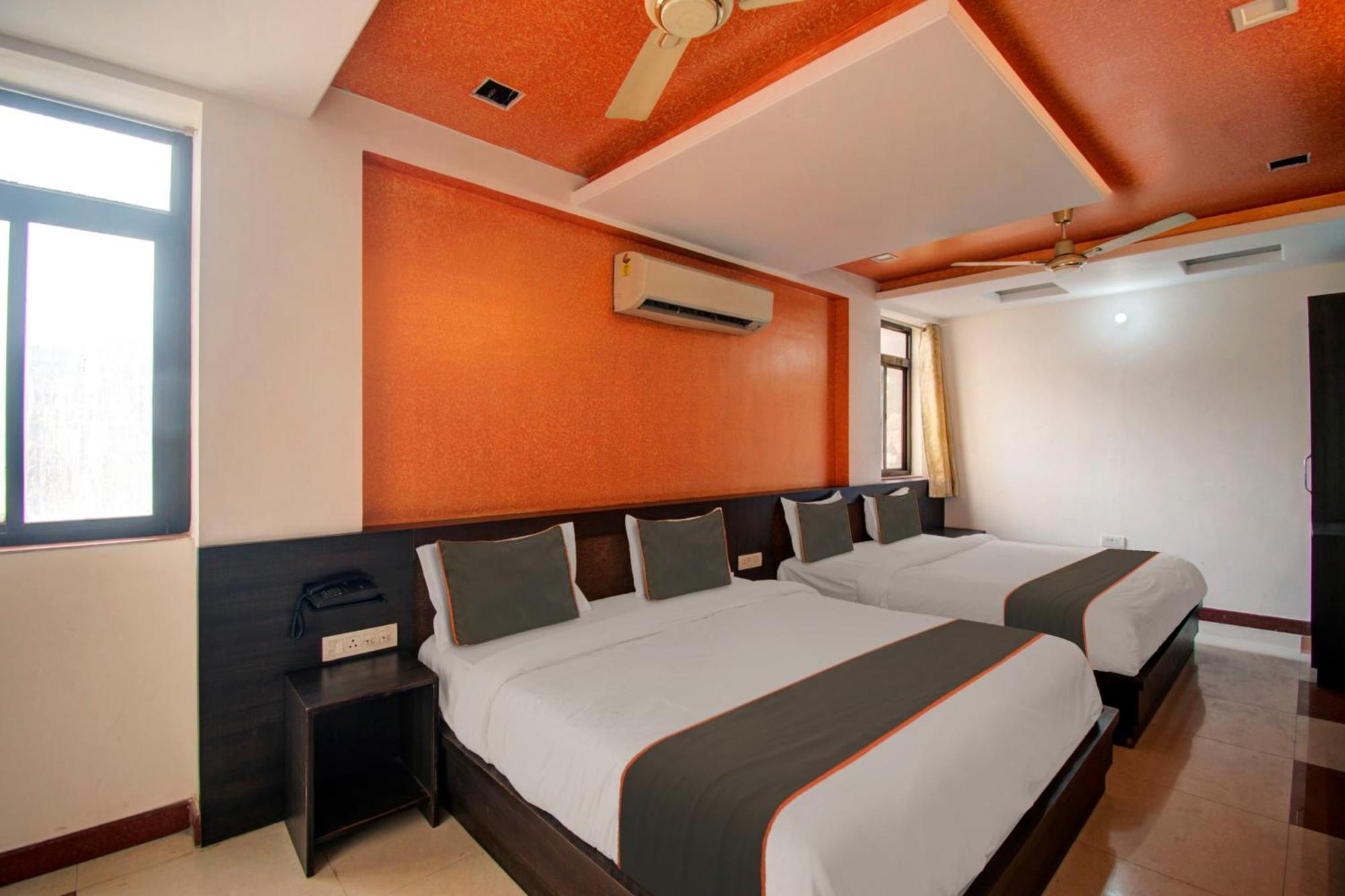 Hotel Collection O Sanjay Palace 3*