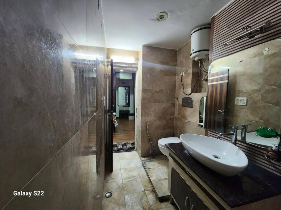 Centrally Located 2 Bhk Private Flat * Jaipur