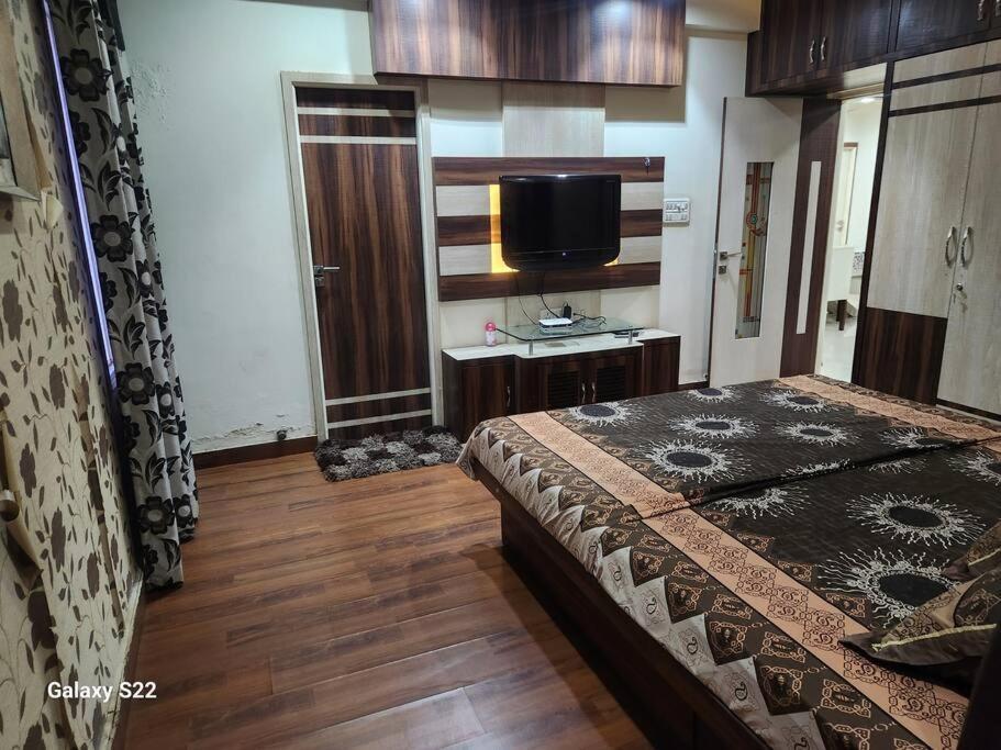 Centrally Located 2 Bhk Private Flat