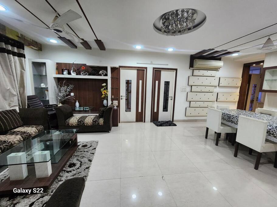 Centrally Located 2 Bhk Private Flat Apartment