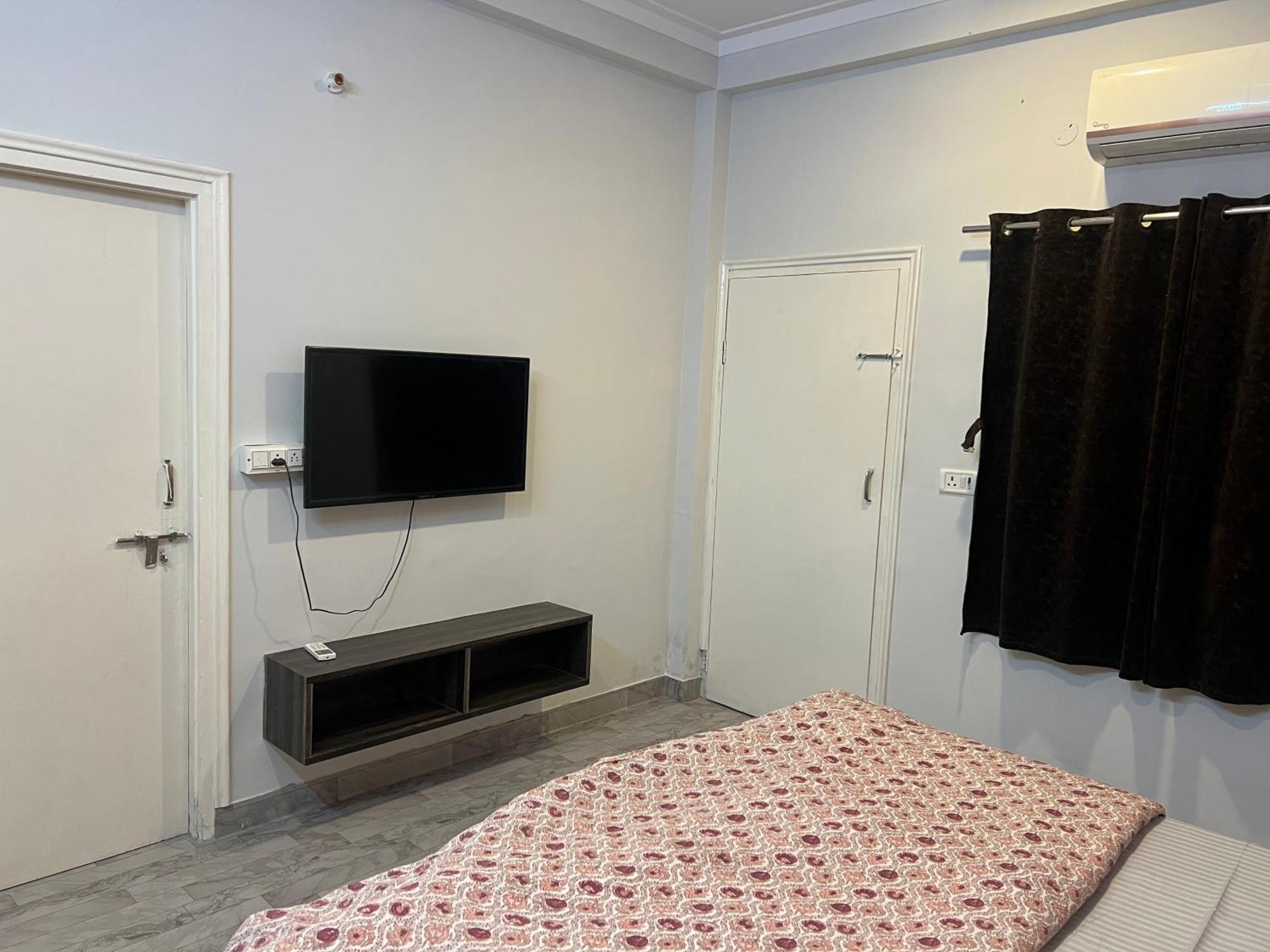 2 Bhk Artistic Apartment