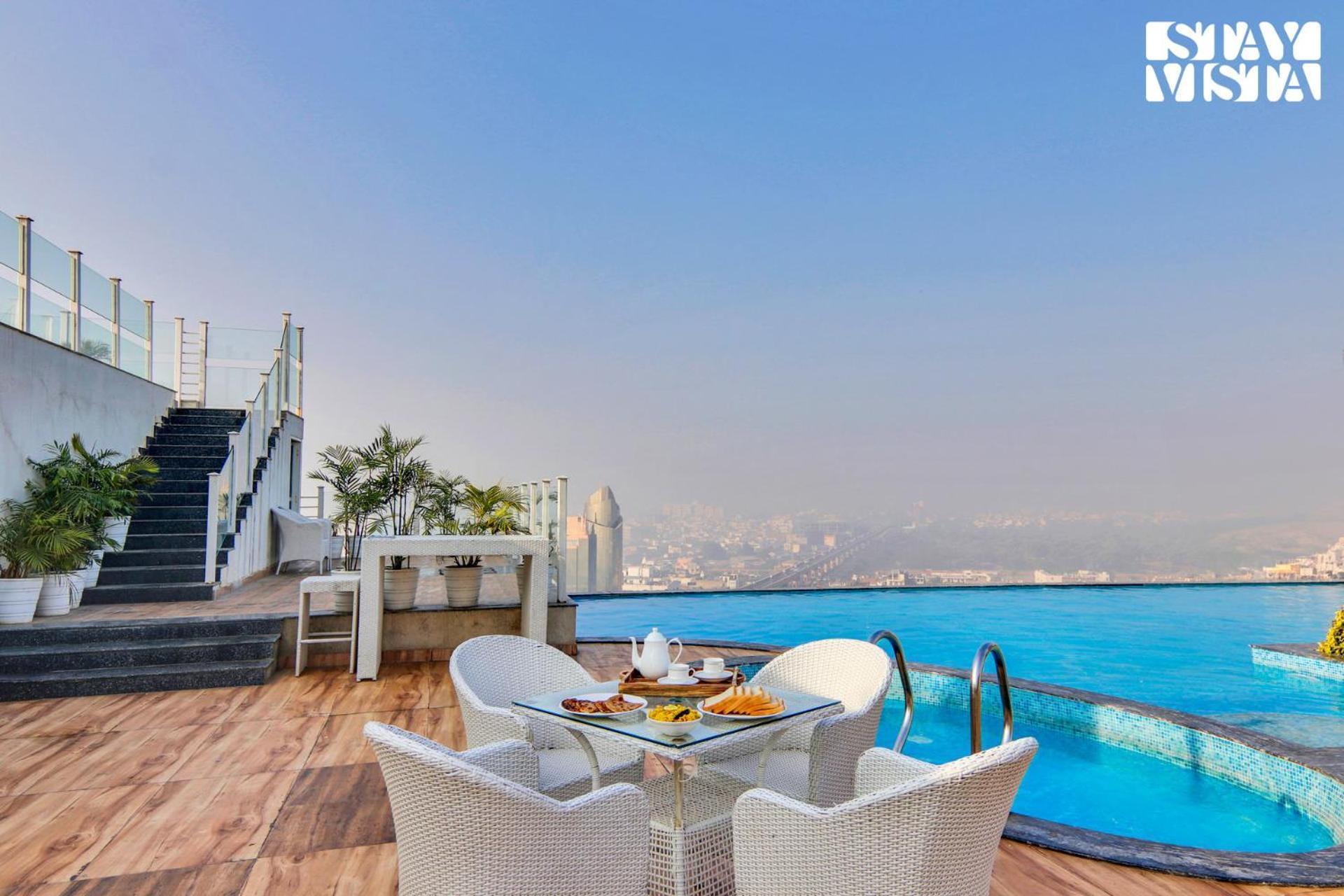 Stayvista's Skyline - Urban Oasis With Terrace, Gym & Bar Jaipur