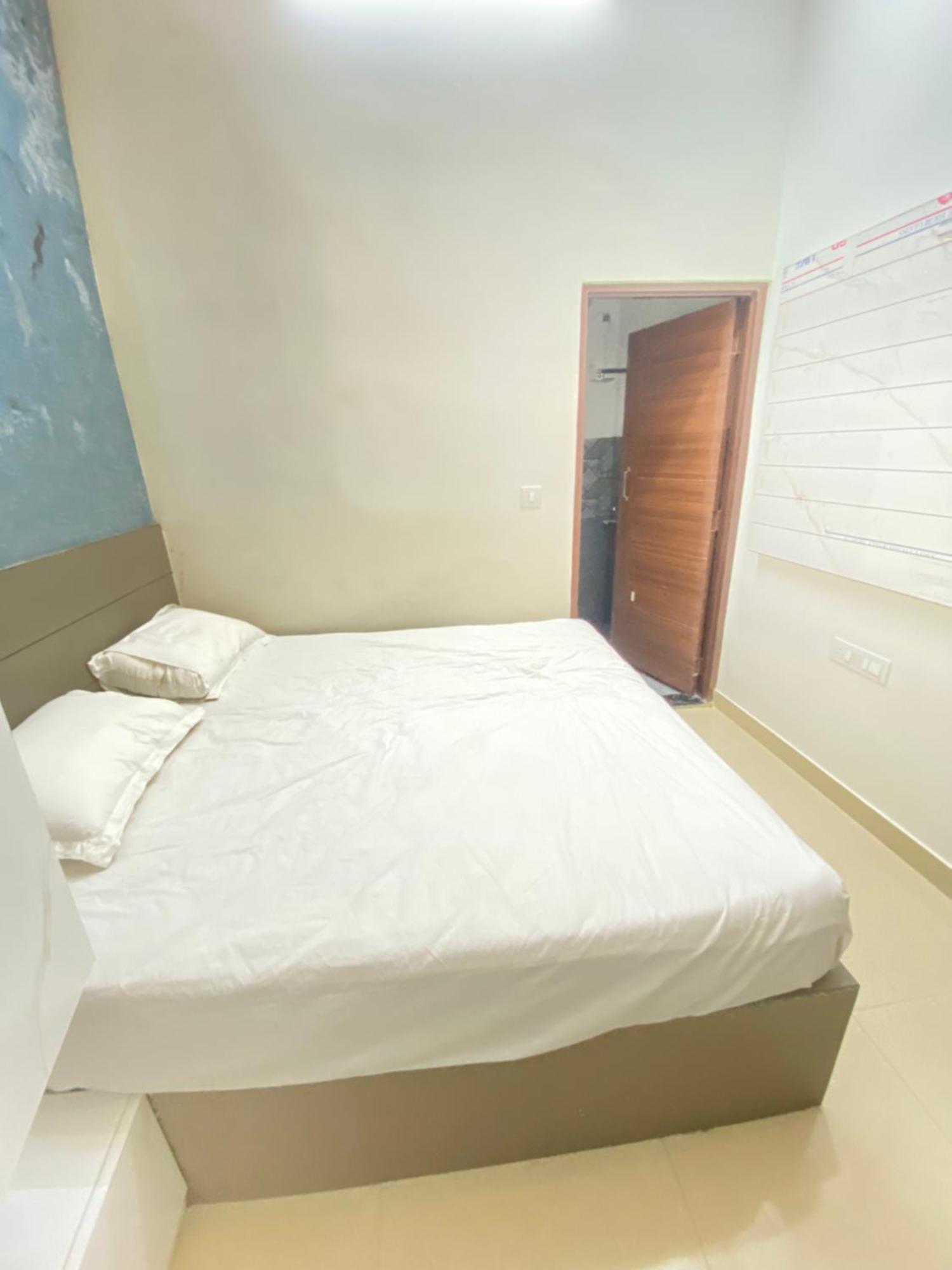Hotel Rajgarh Palace 2*