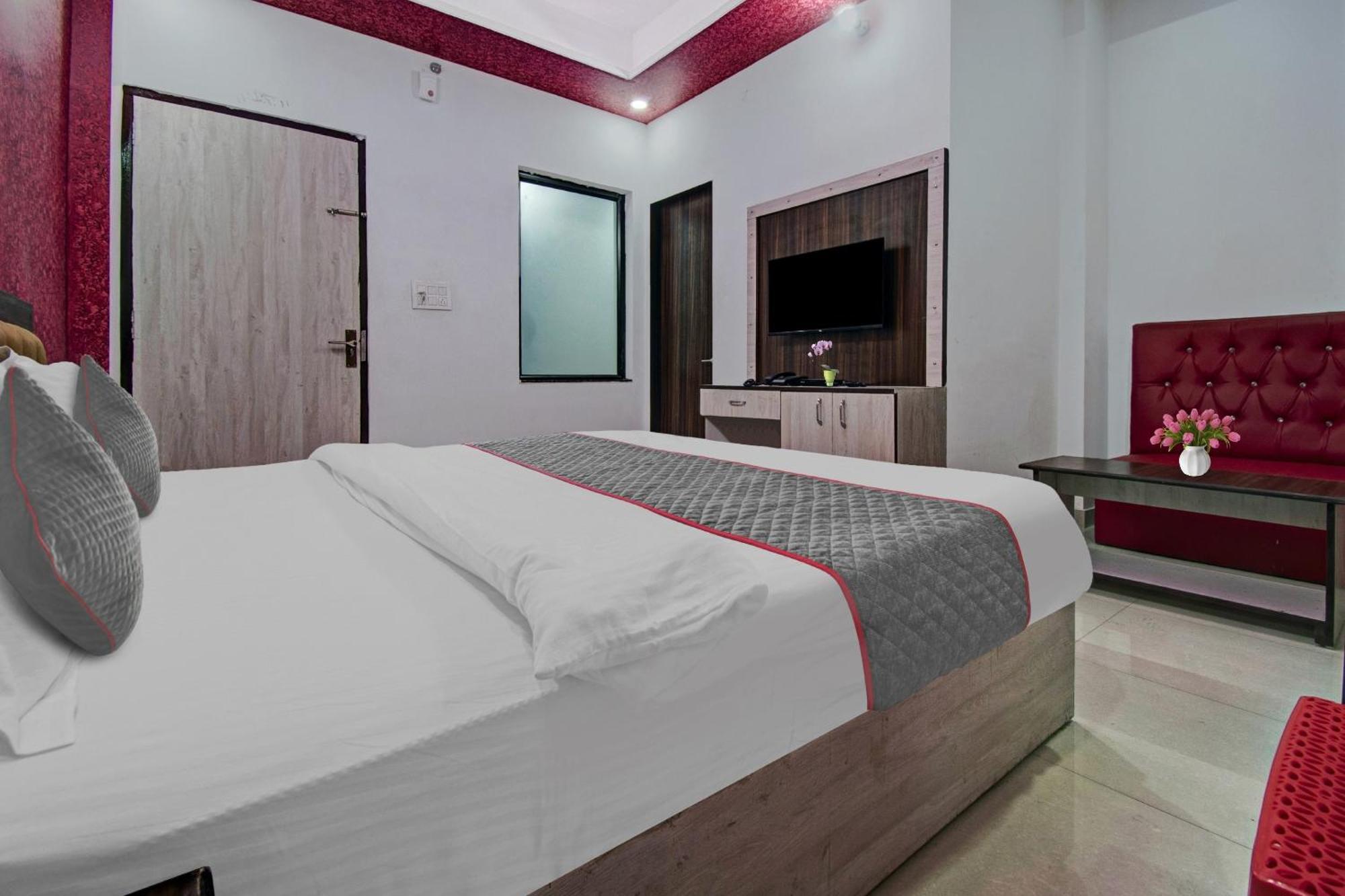 Hotel Townhouse The Lotus