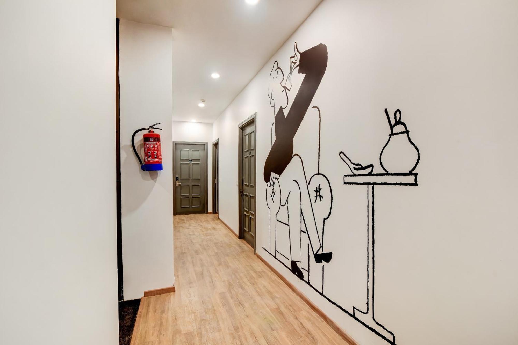 Townhouse Airport Hotel 4*