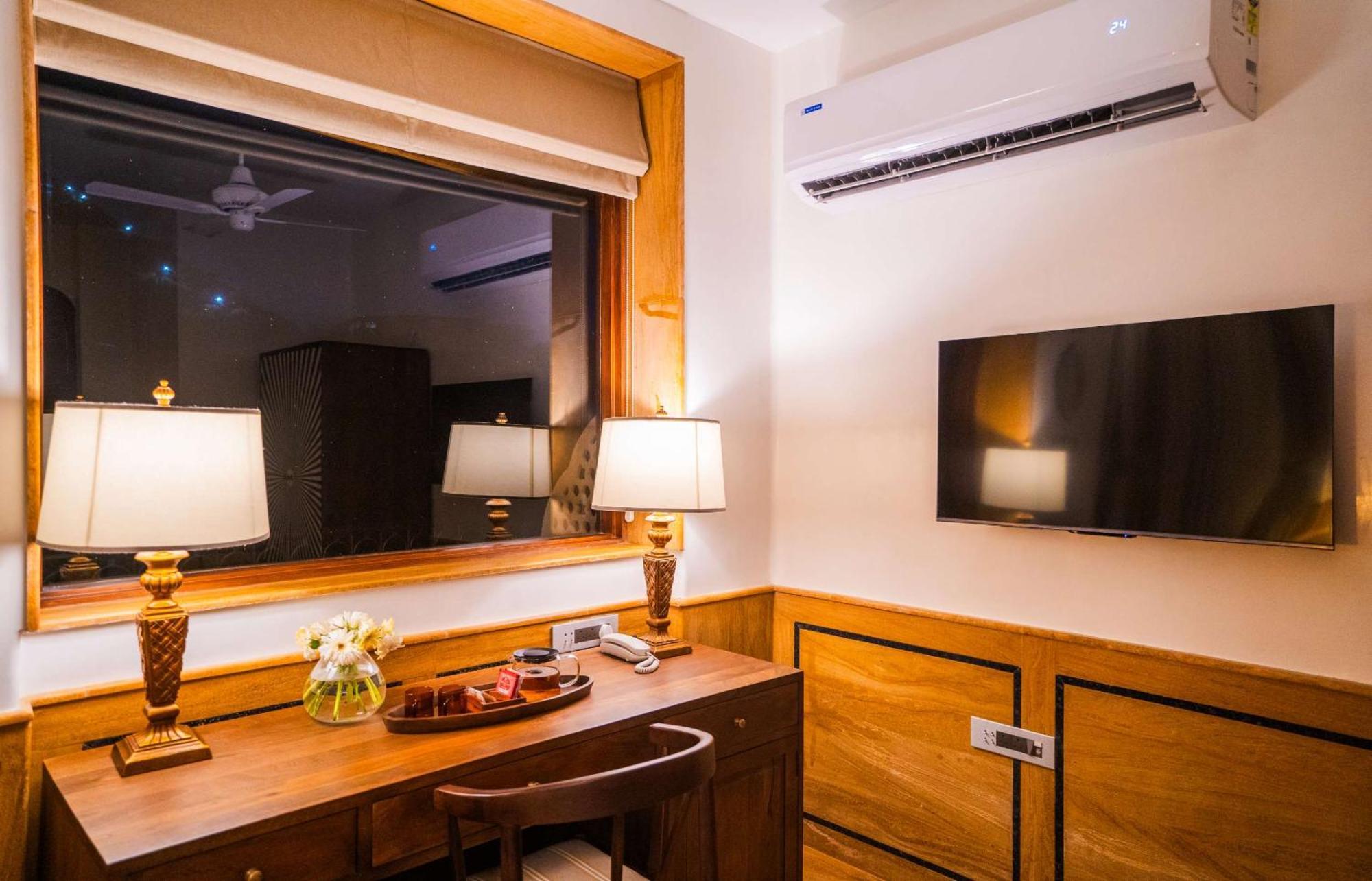 Artisav House Hotel