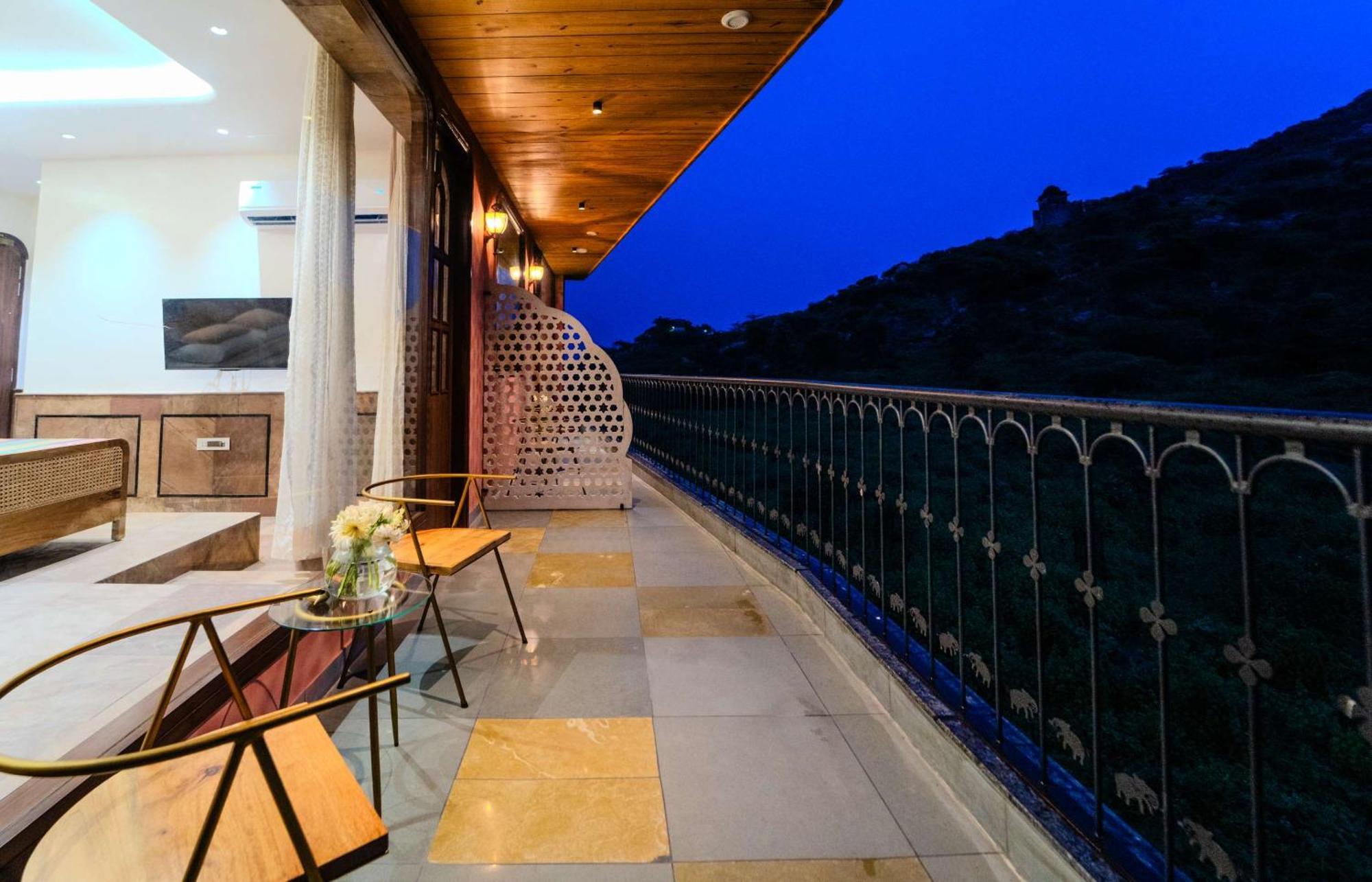 Artisav House Hotel