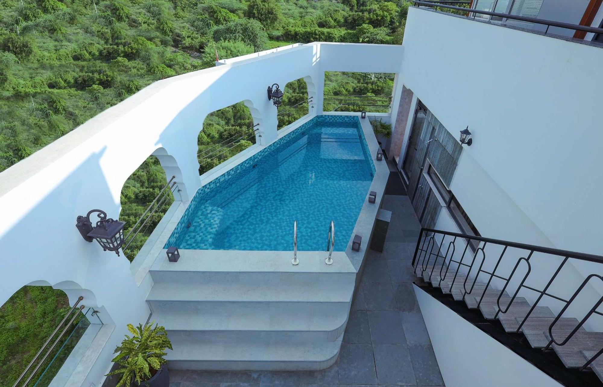 Hotel Artisav House 4*