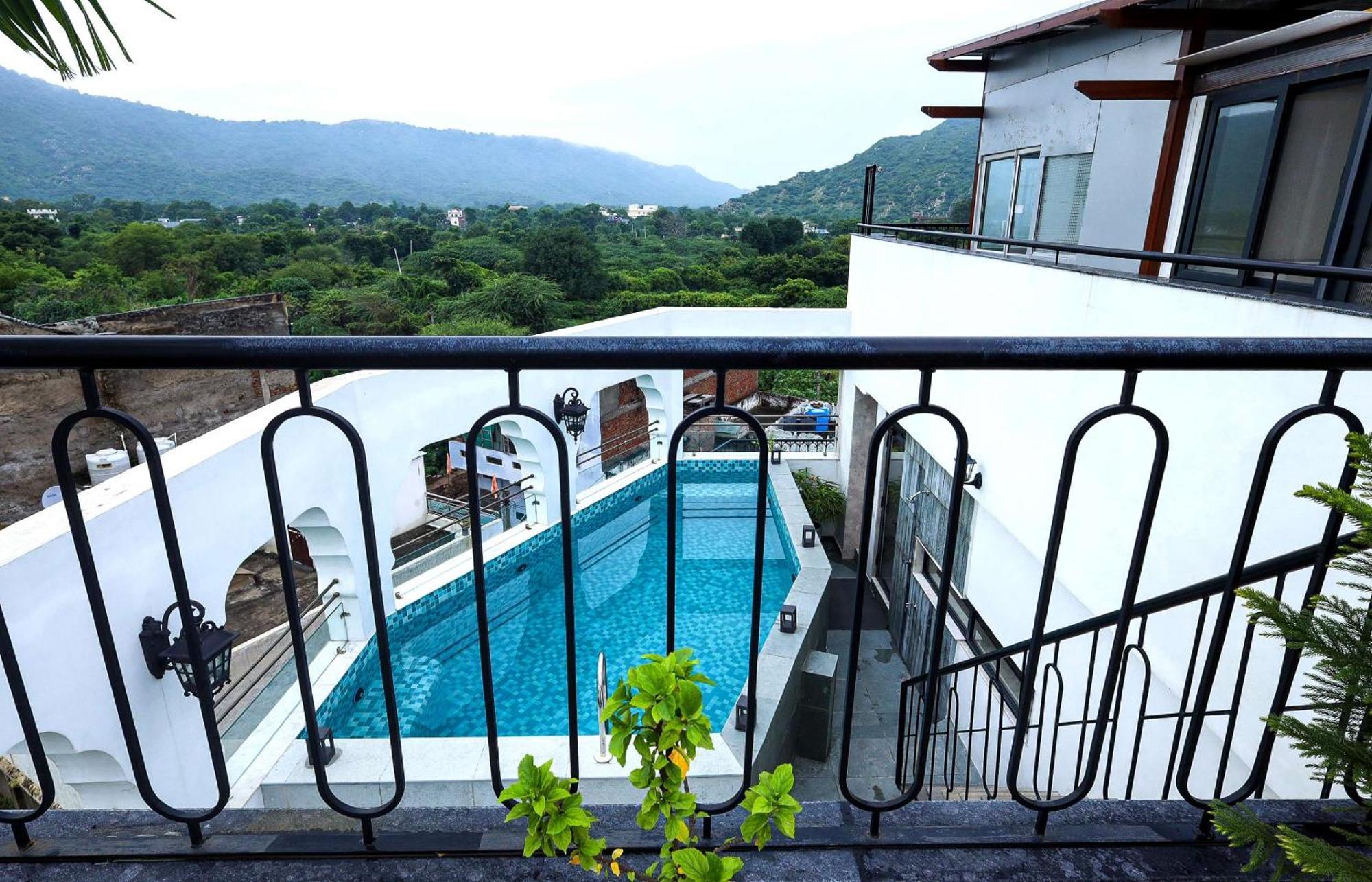 Hotel Artisav House 4*