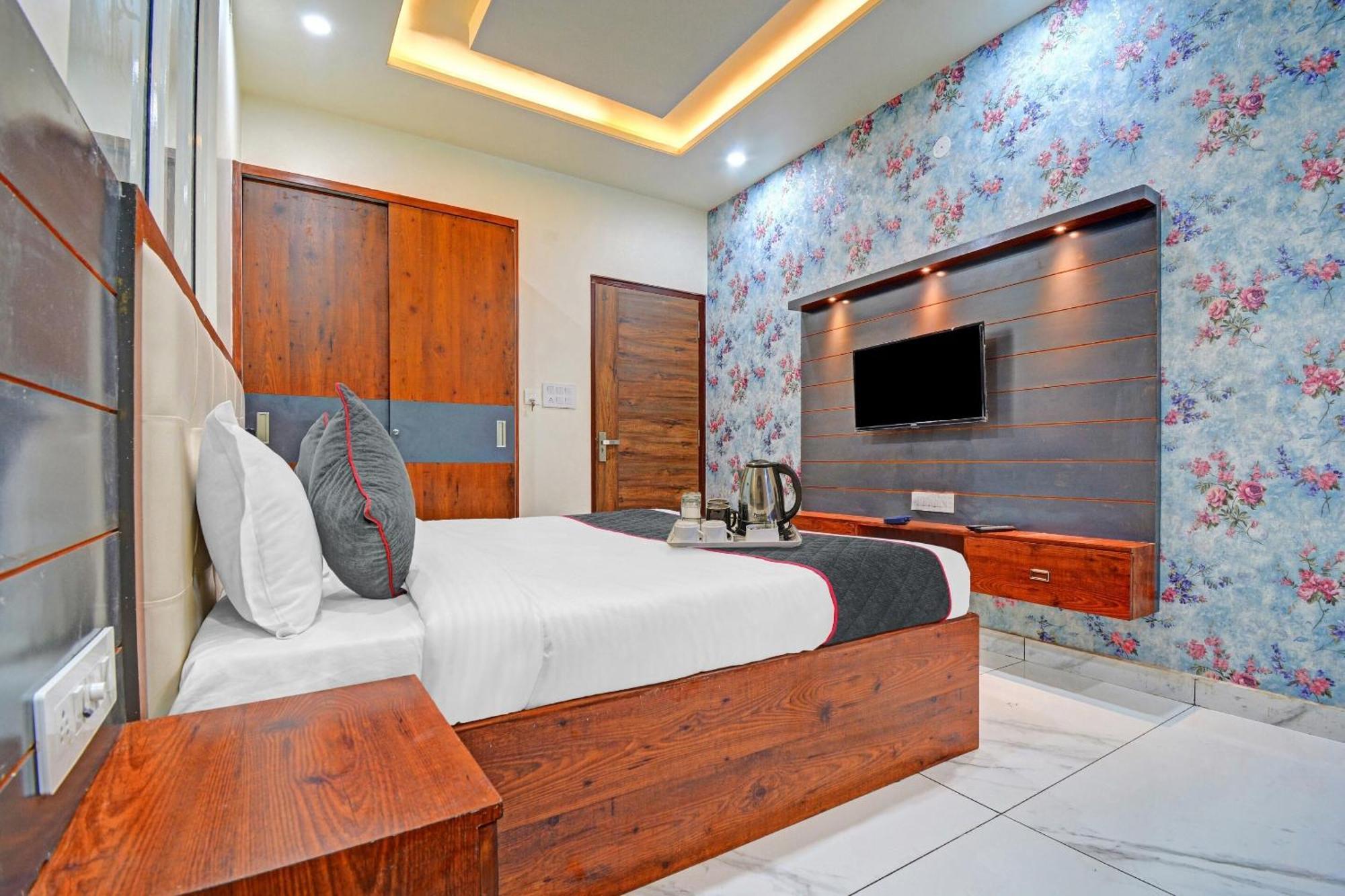 Townhouse Cm Palace Hotel
