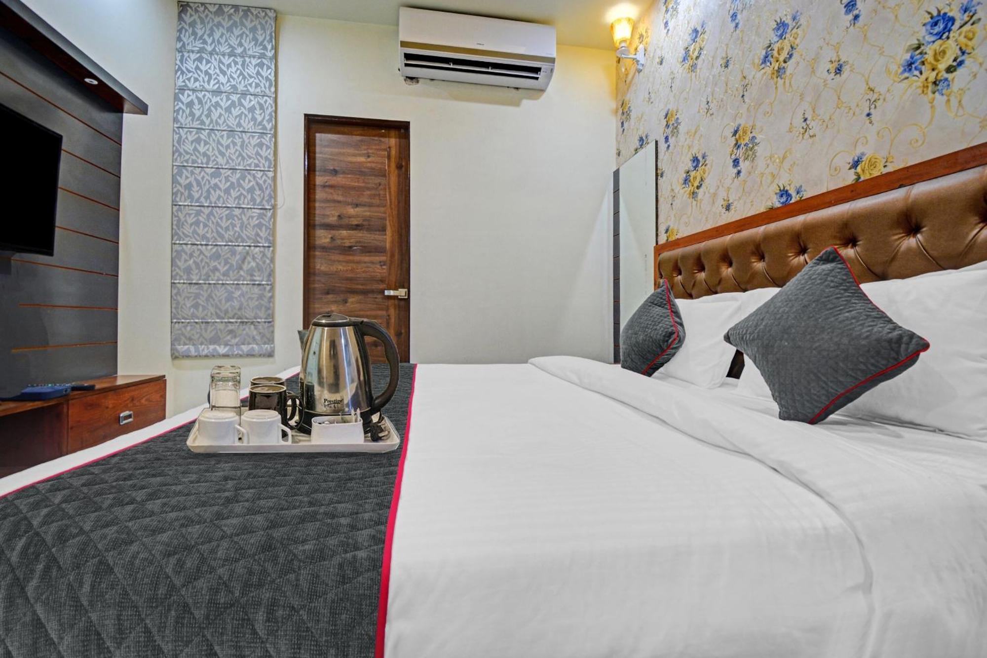 Hotel Townhouse Cm Palace