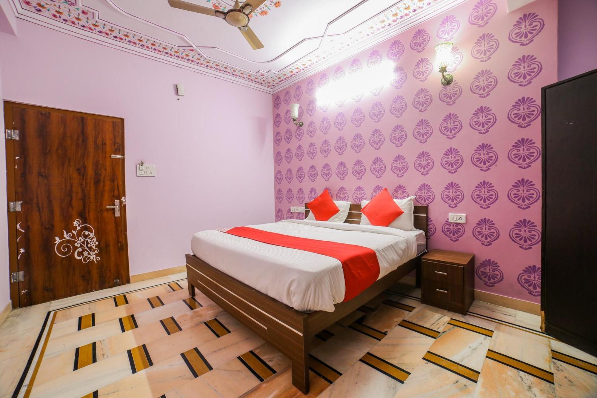 Collection O 36316 Hotel White Palace