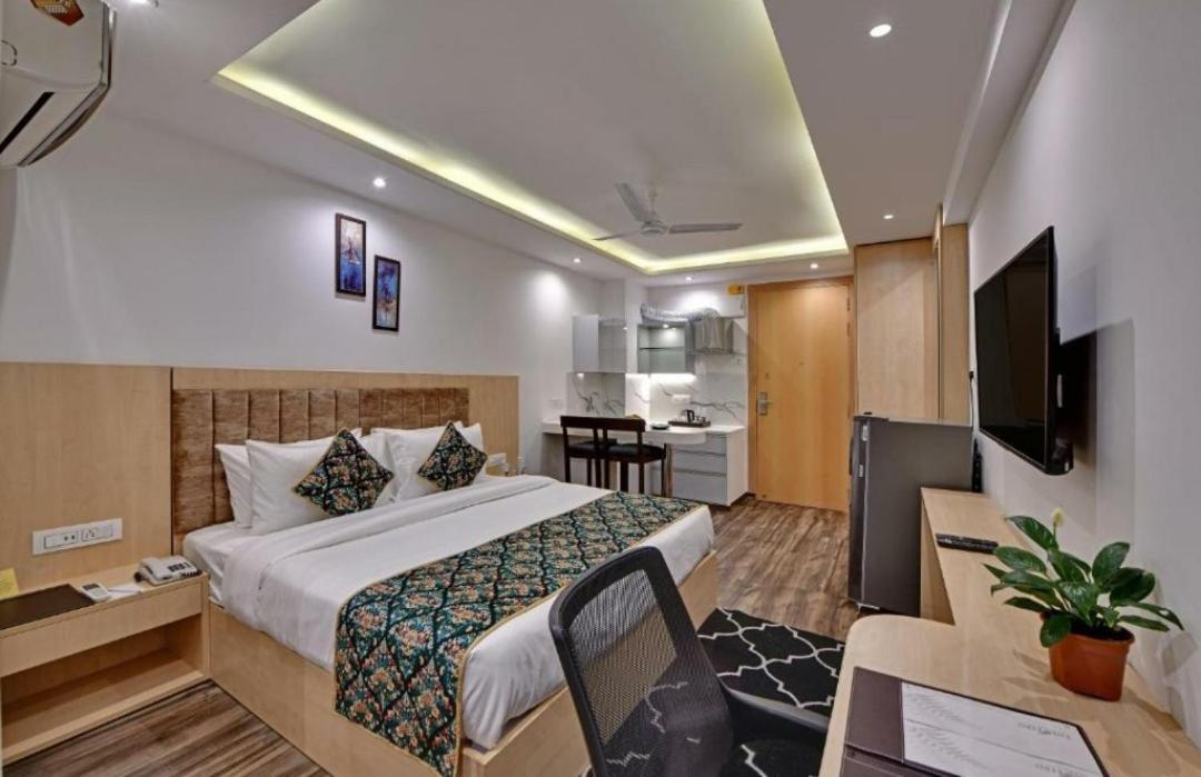 The Grand Aparthotel *