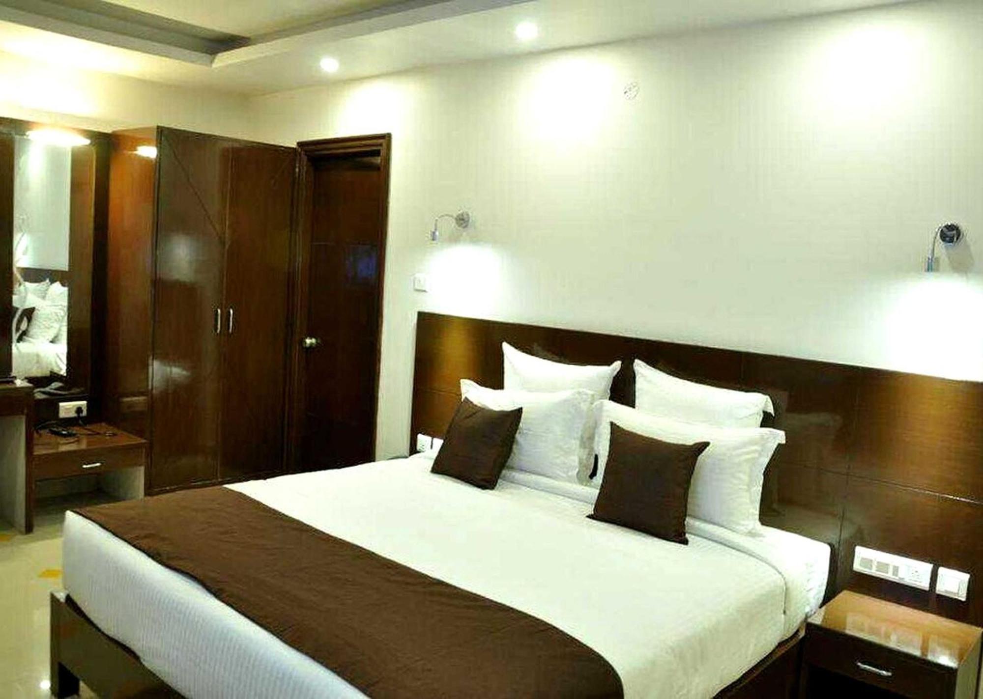 Collection O Krishana Hotel 2*