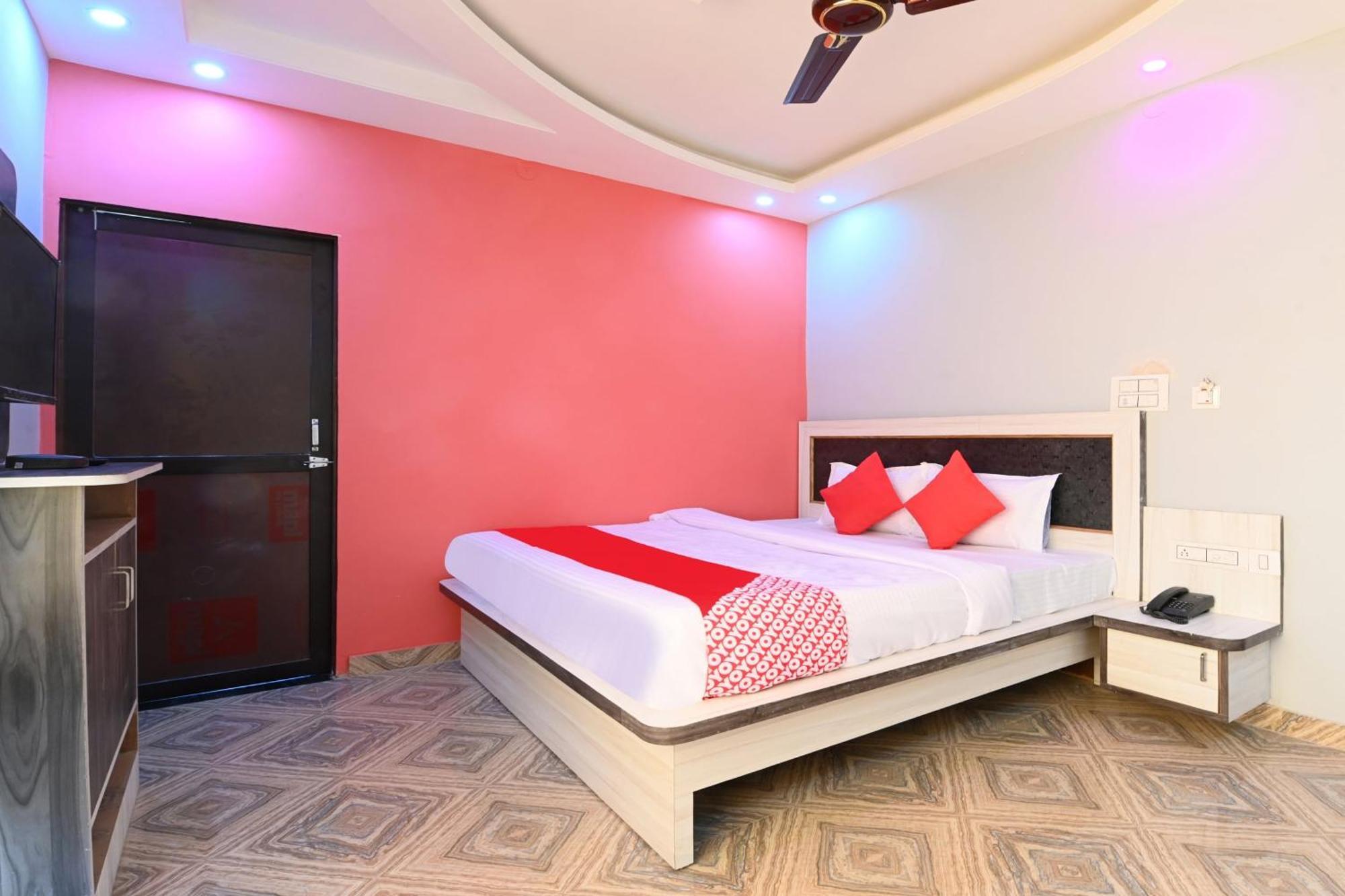 O Lakhdatar Palace Hotel 3*