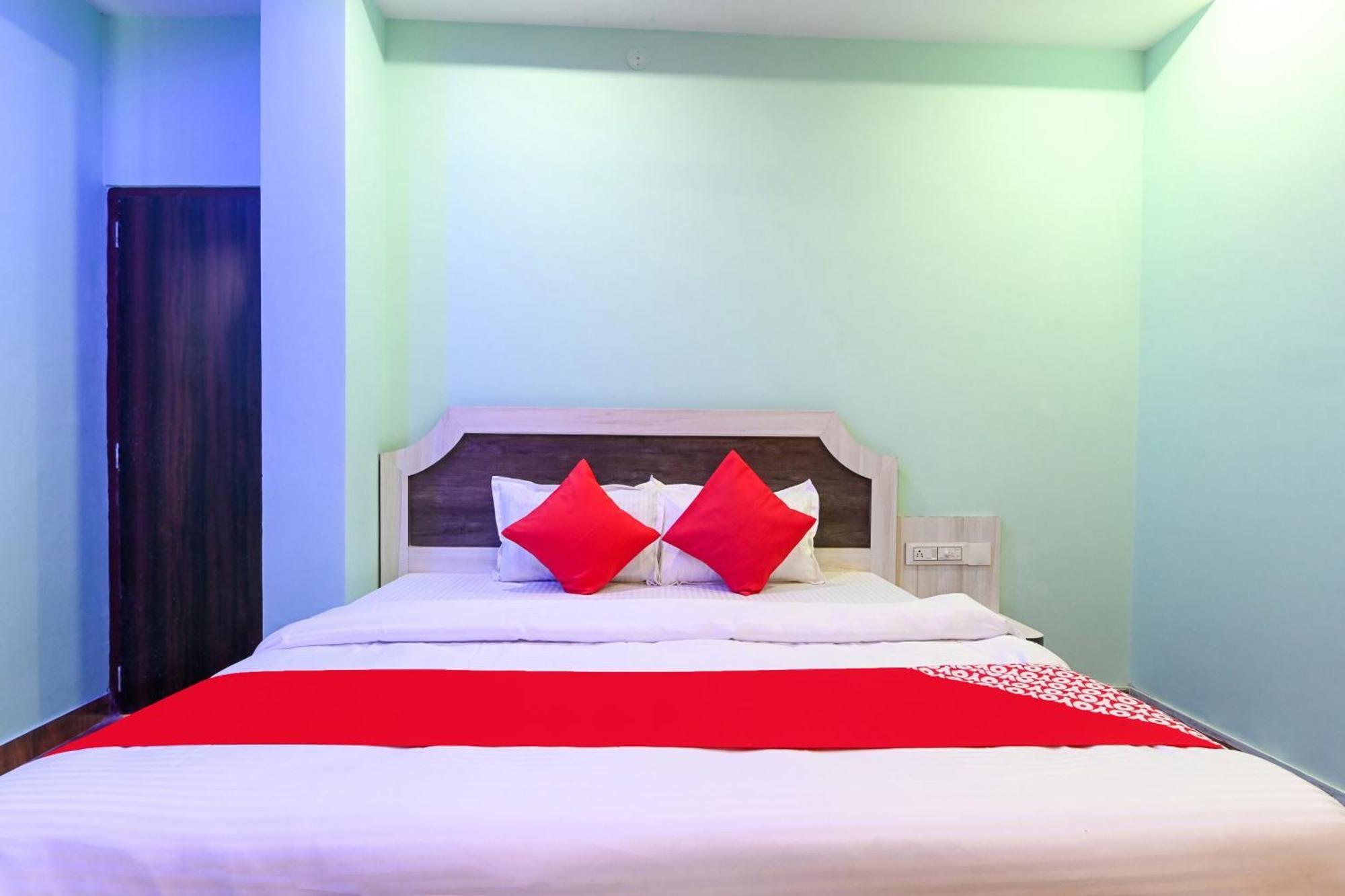 Hotel O Lakhdatar Palace 3*