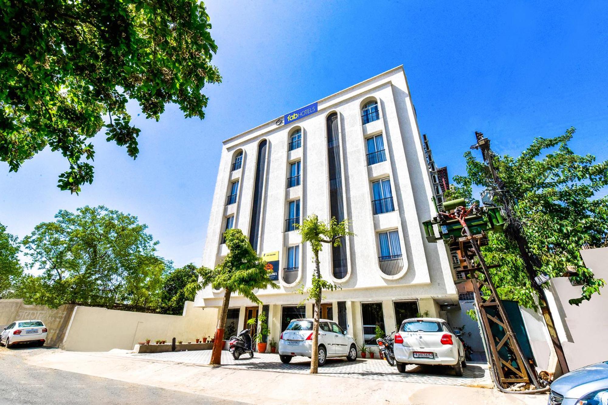 Hotel Fabhotel Shambhu Kripa 3*
