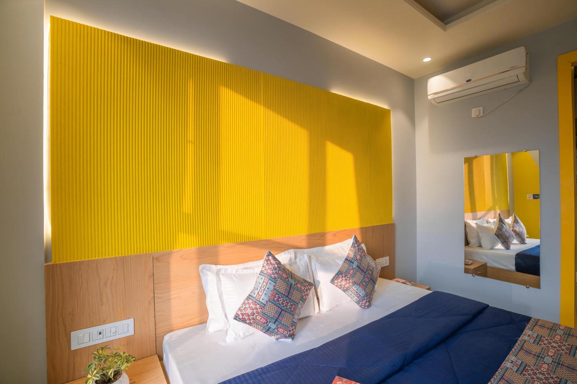 Shalom Backpackers Hostel *