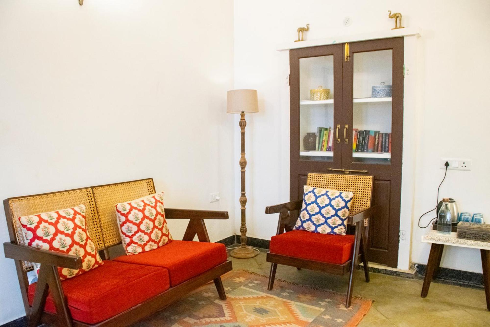 Mukam At Kanak Vilas, * Jaipur