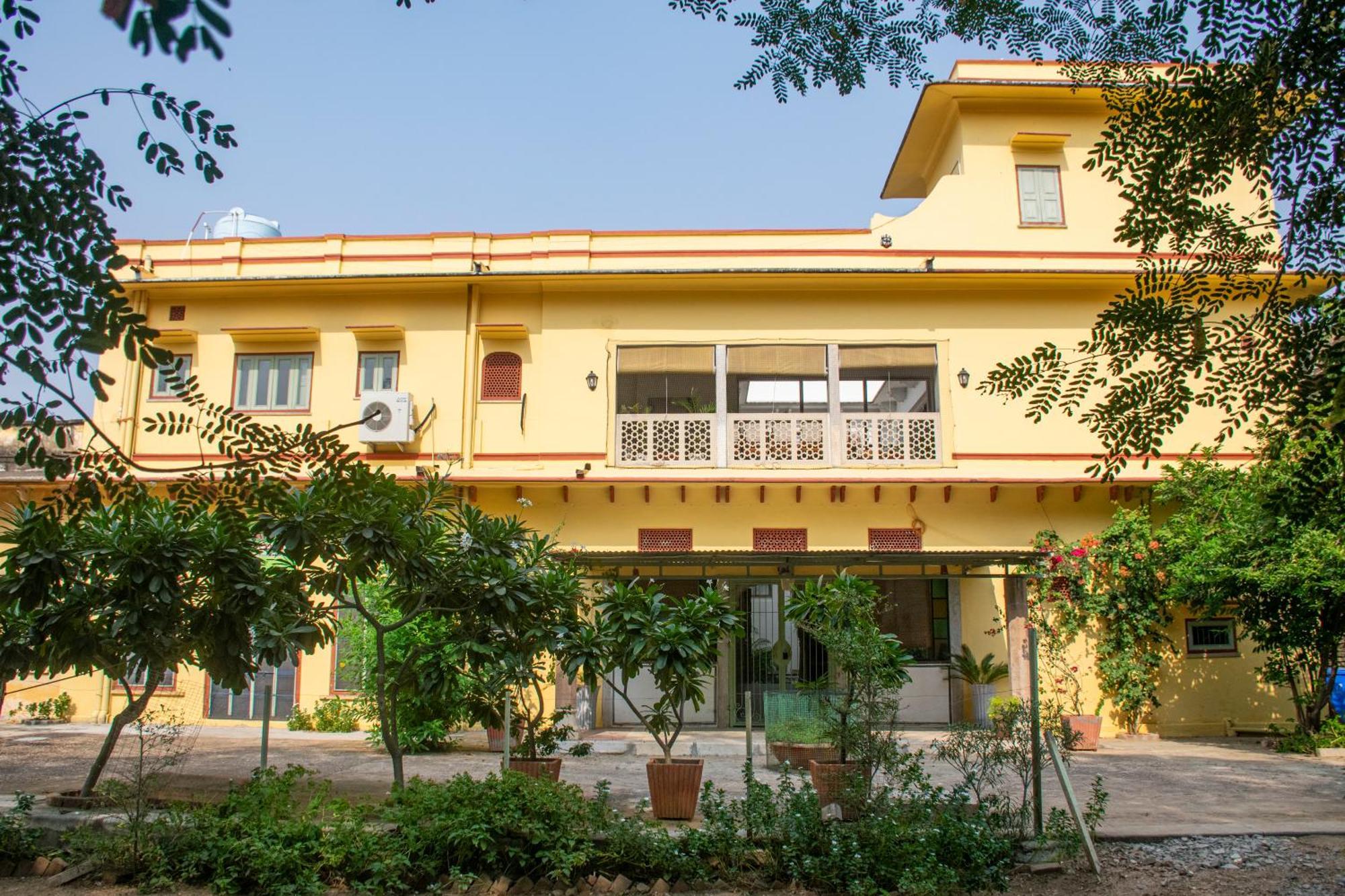 Mukam At Kanak Vilas, *