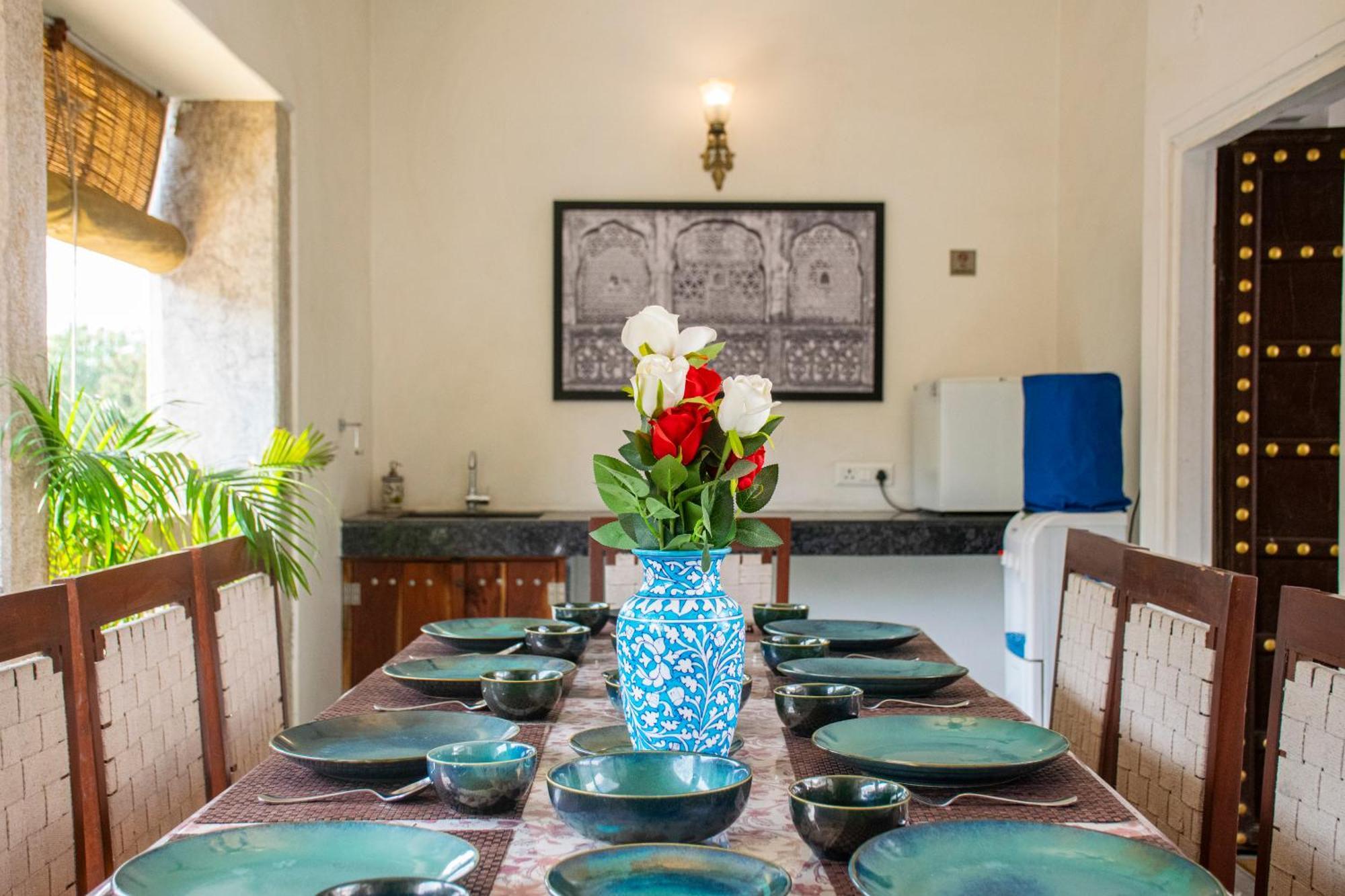 Bed & Breakfast Mukam At Kanak Vilas, *