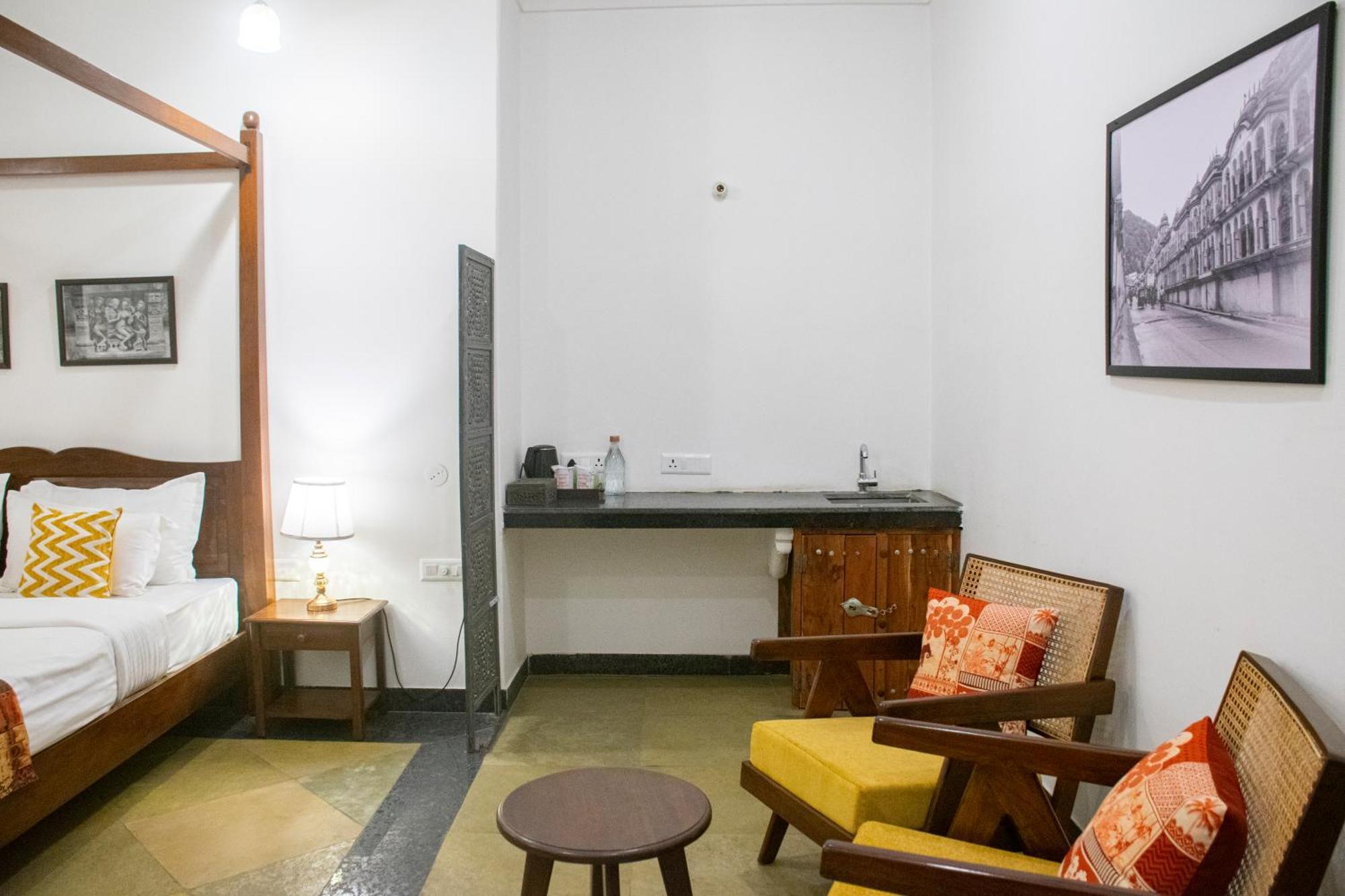 Mukam At Kanak Vilas, Bed & Breakfast