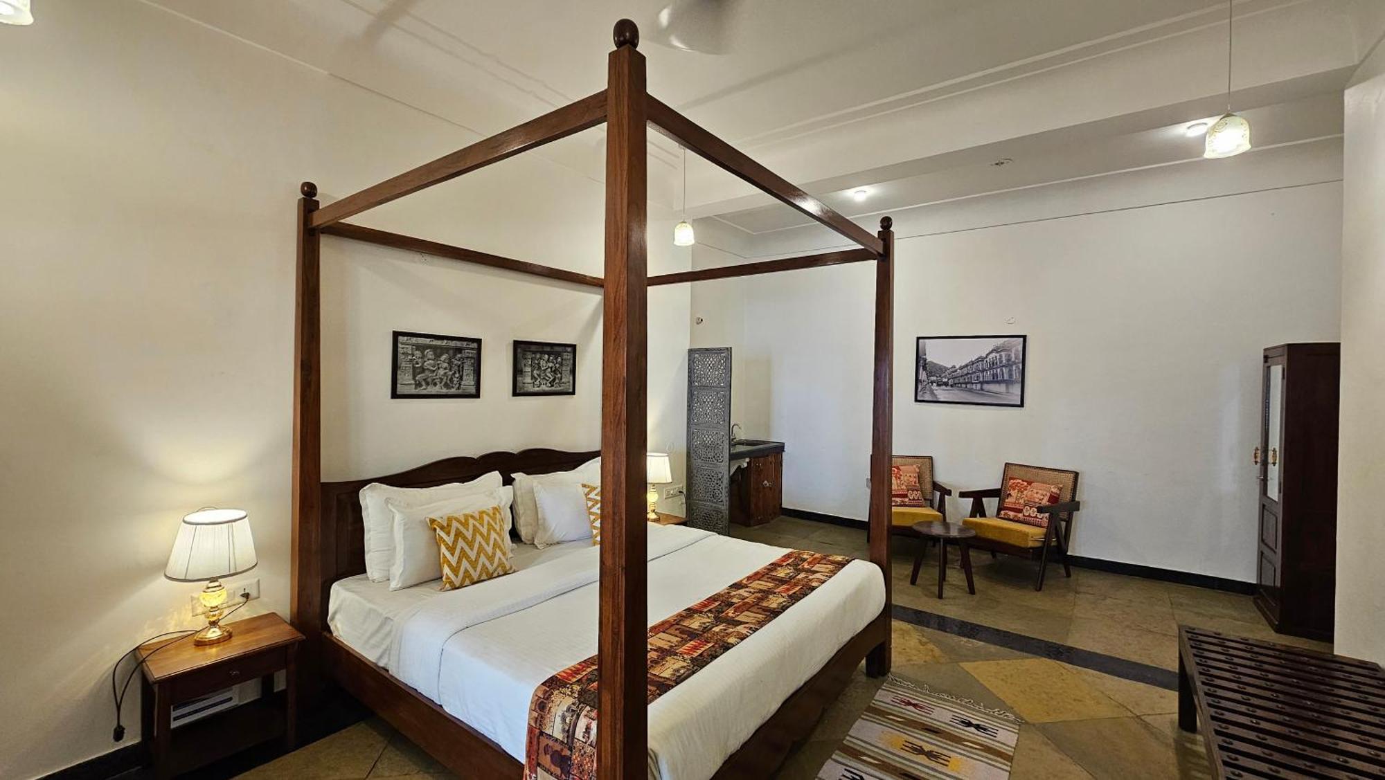 Mukam At Kanak Vilas, Bed & Breakfast