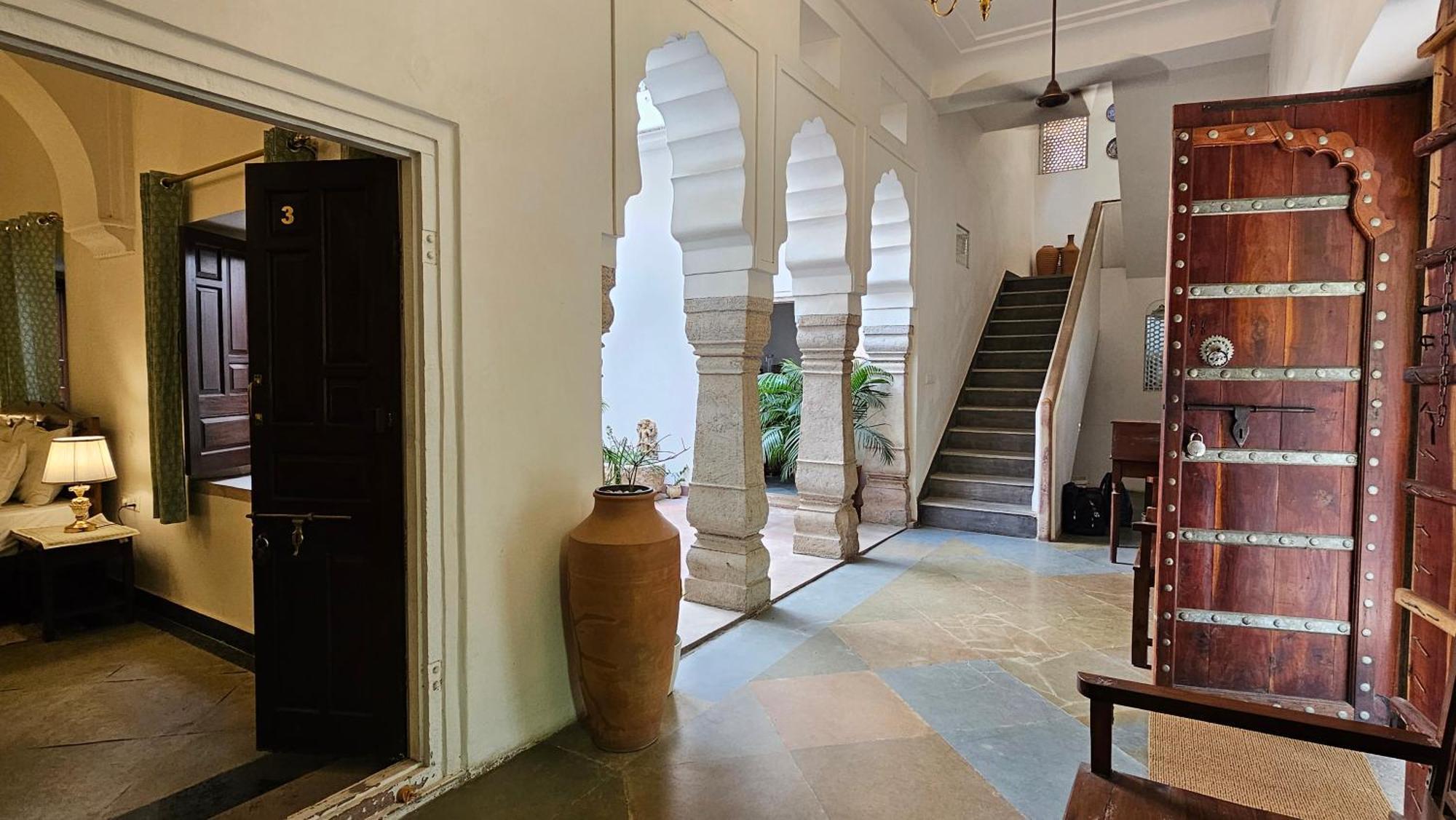 Mukam At Kanak Vilas,