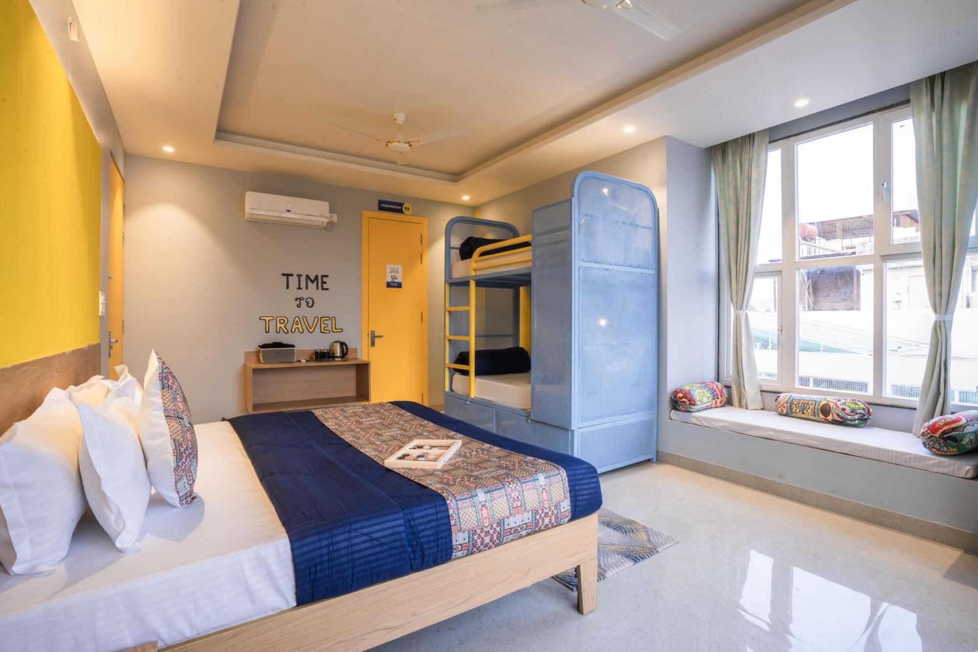 Shalom Backpackers Hostel *