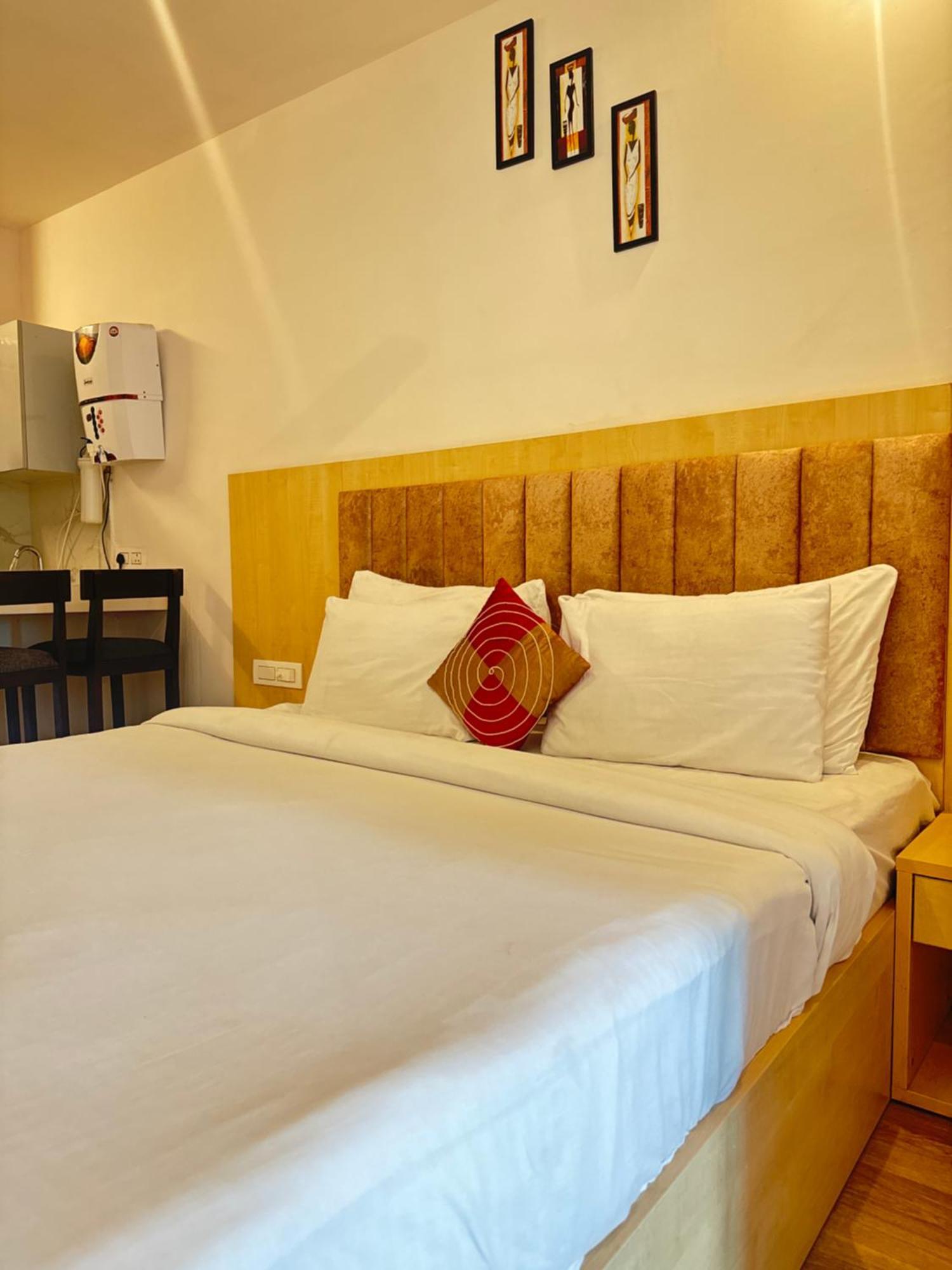 The Grand Luxury Hotel