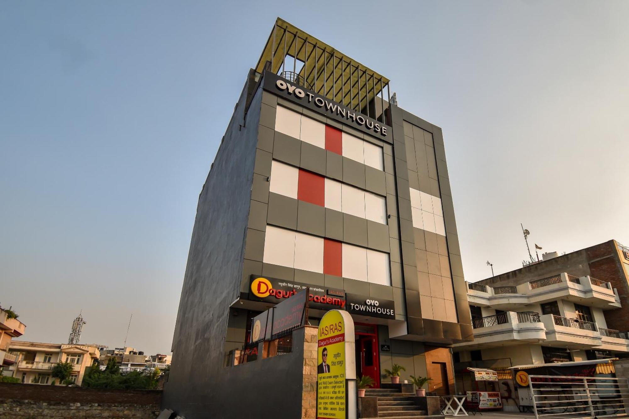 Hotel O Luxurs