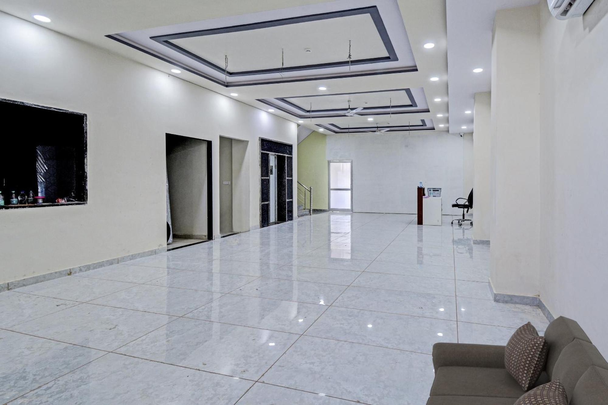 Hotel O Shree Govind 3*