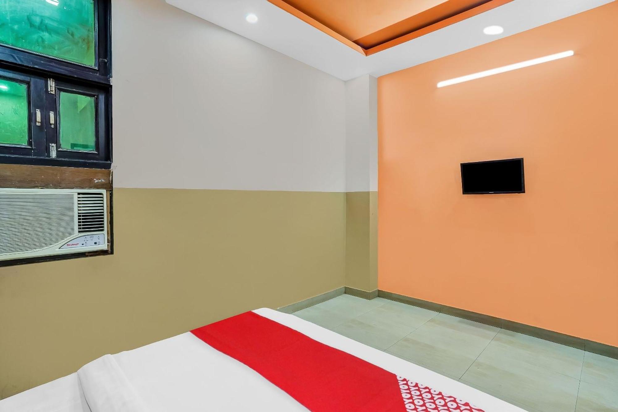 O Swastik & Restaurant Hotel 4*