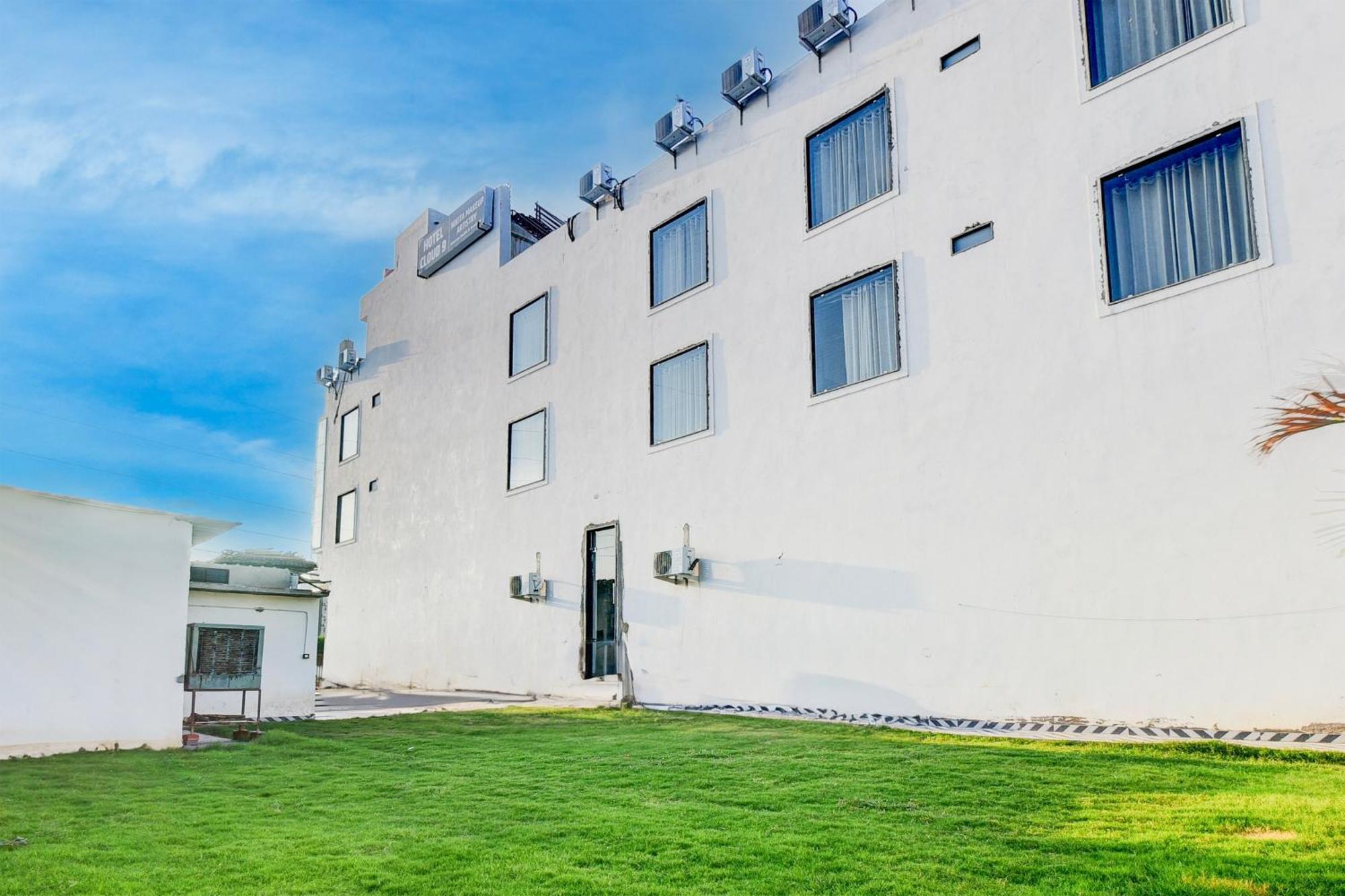 O Cloud Hotel Jaipur