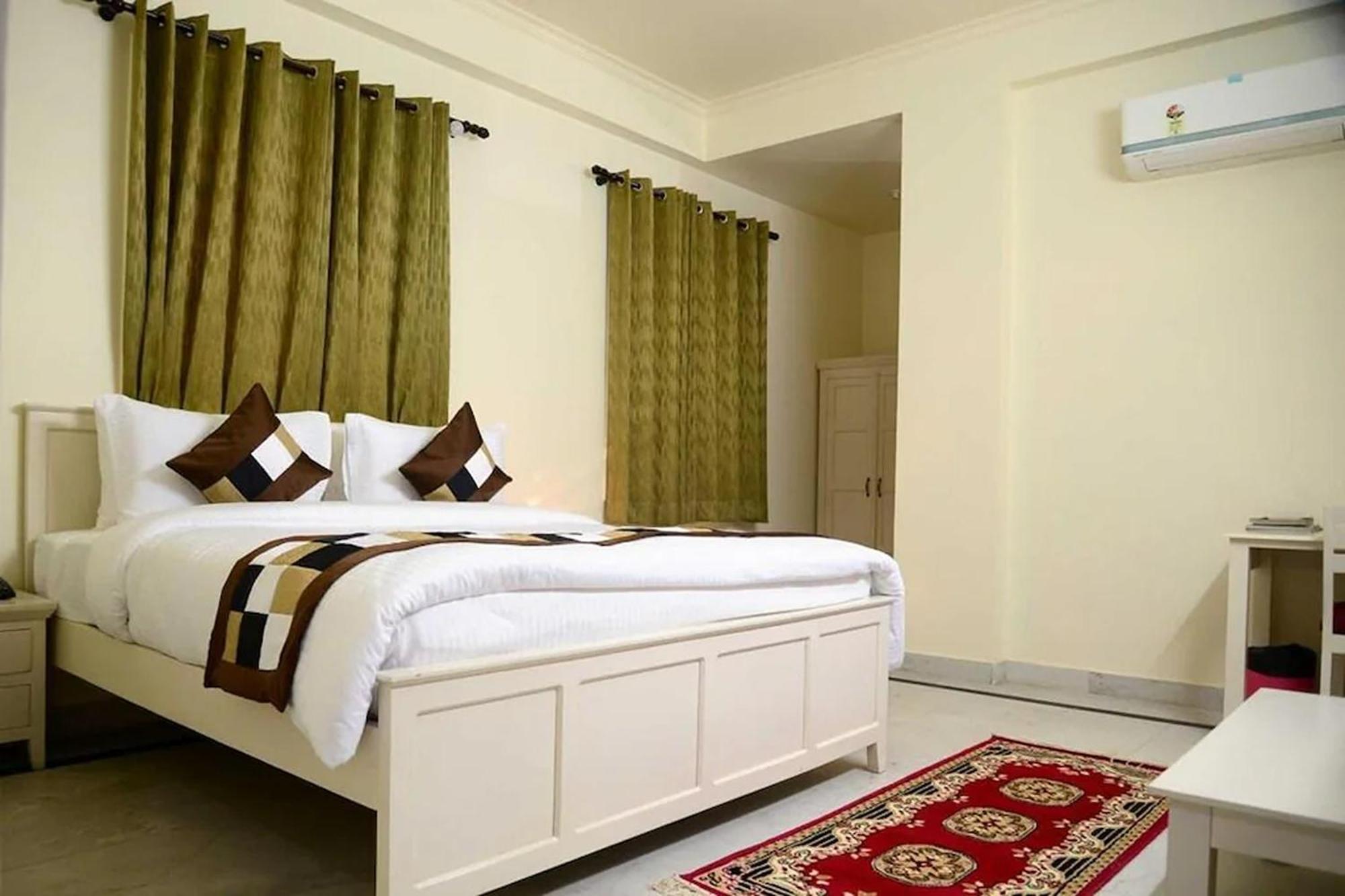 Dior Near Jal Mahal, Hotel 3*