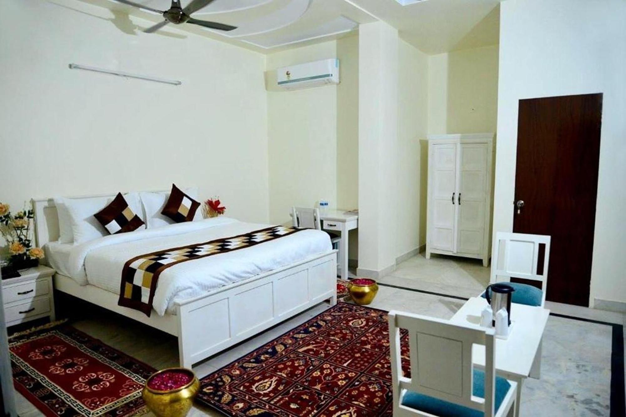 Dior Near Jal Mahal, Jaipur