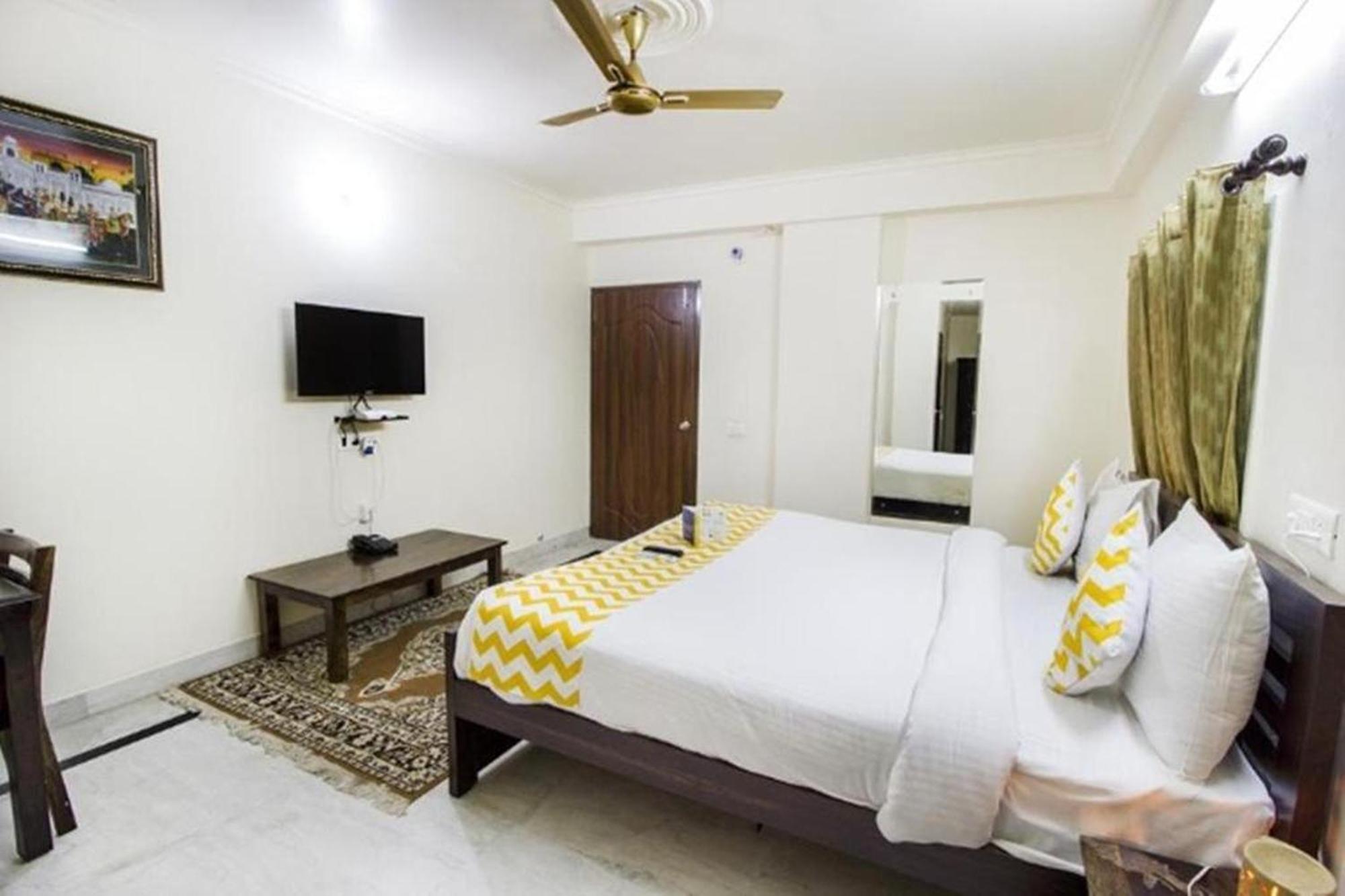 Dior Near Jal Mahal, Hotel