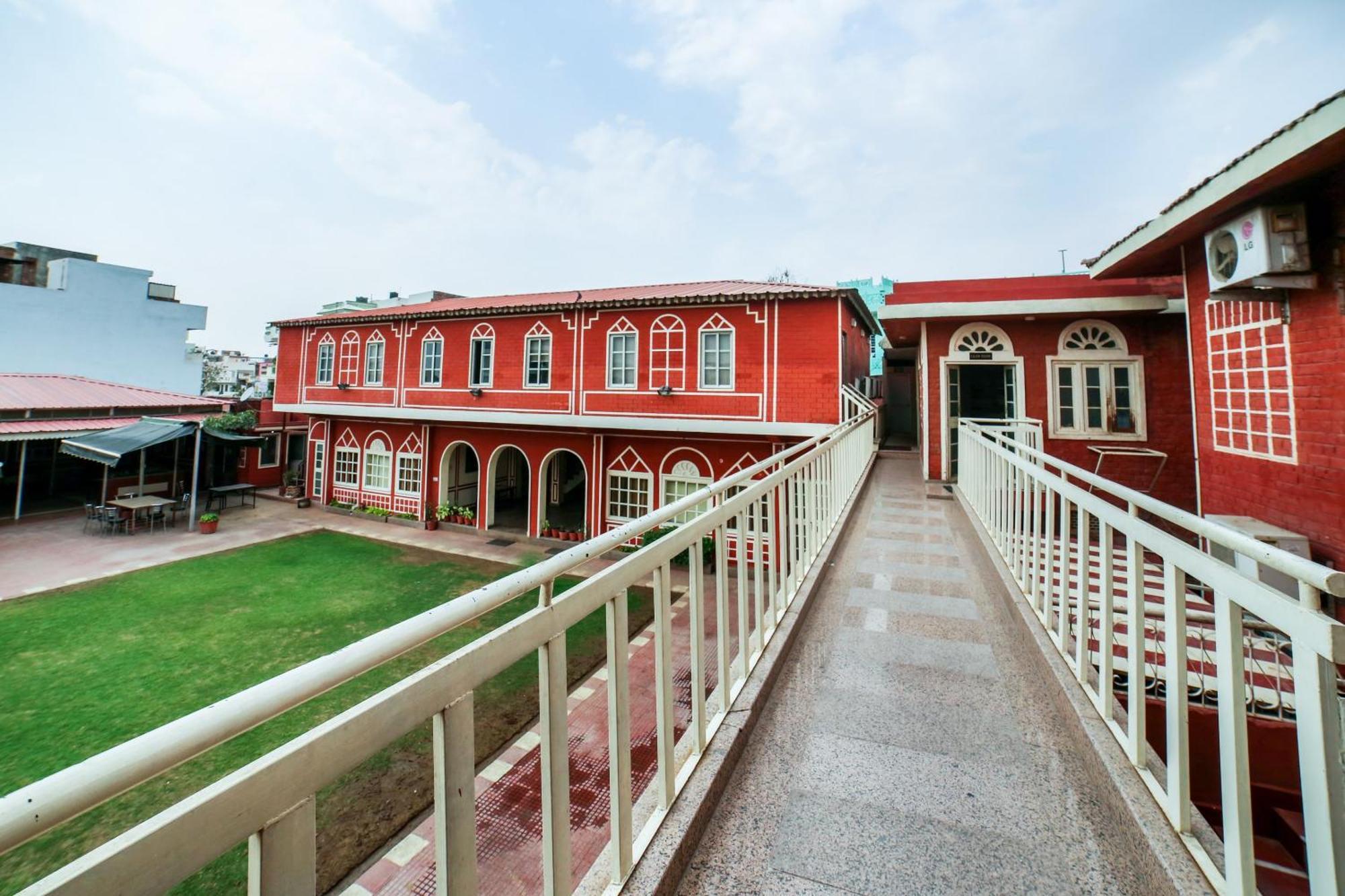 Collection O Golden Days Club 3* Jaipur